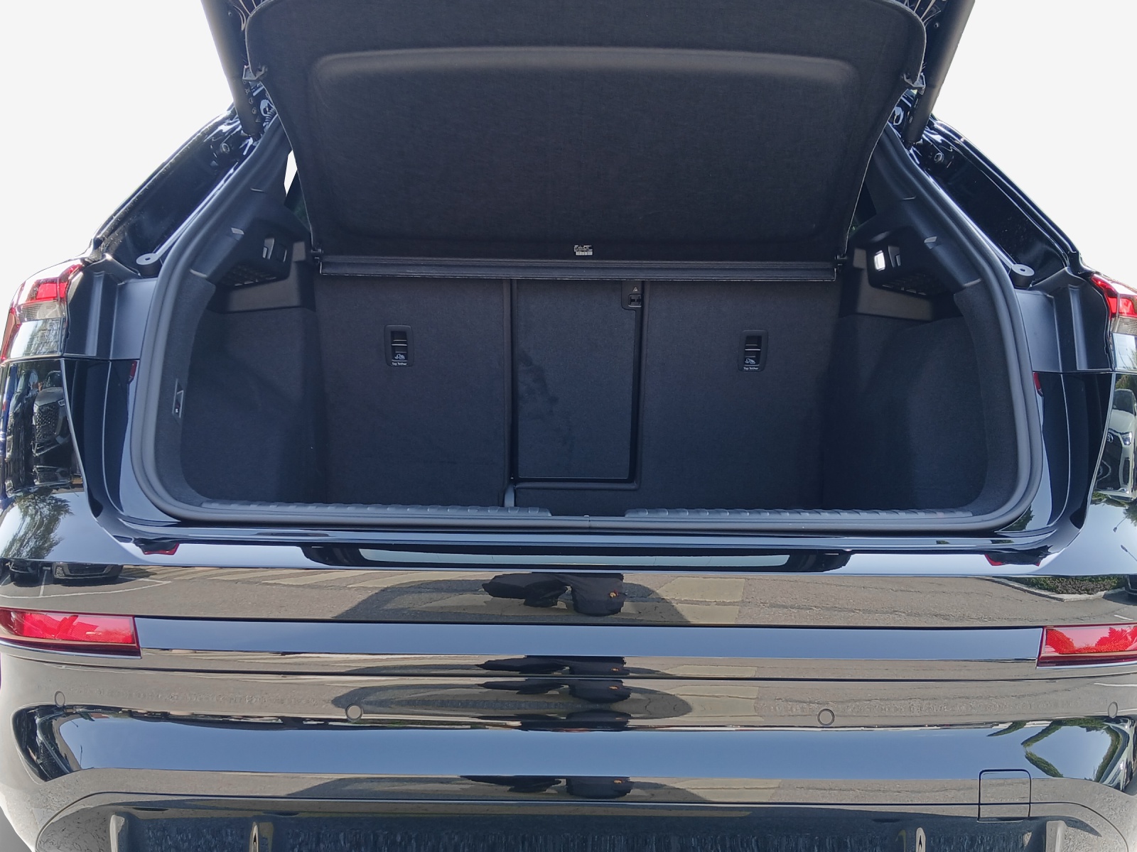 AUDI Q4 e-tron SUV quattro performance-image-12