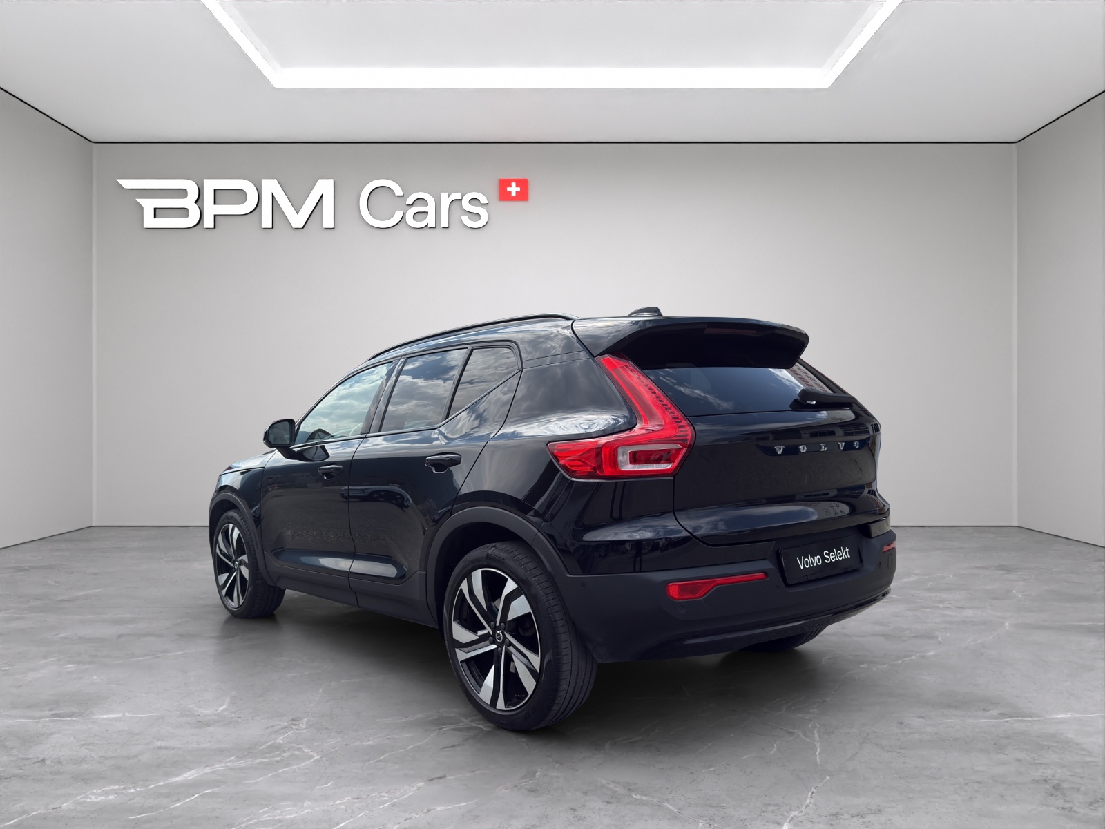 VOLVO XC40 2.0 B4 MH Ultimate Dark AWD-image-2
