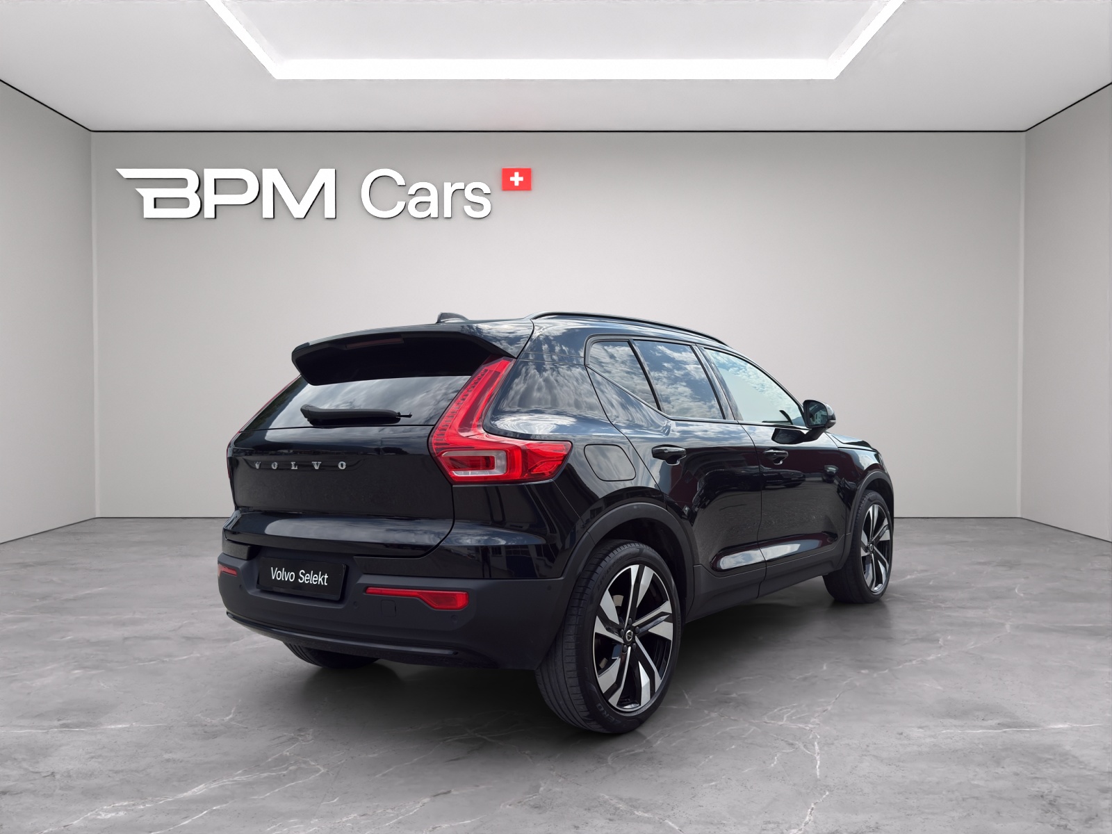 VOLVO XC40 2.0 B4 MH Ultimate Dark AWD-image-4