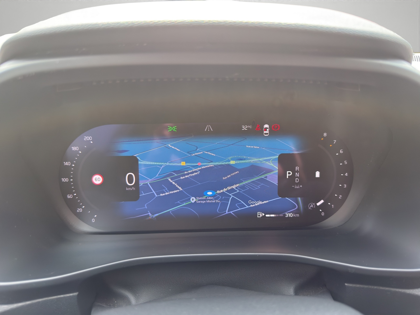 VOLVO XC40 2.0 B4 MH Ultimate Dark AWD-image-11
