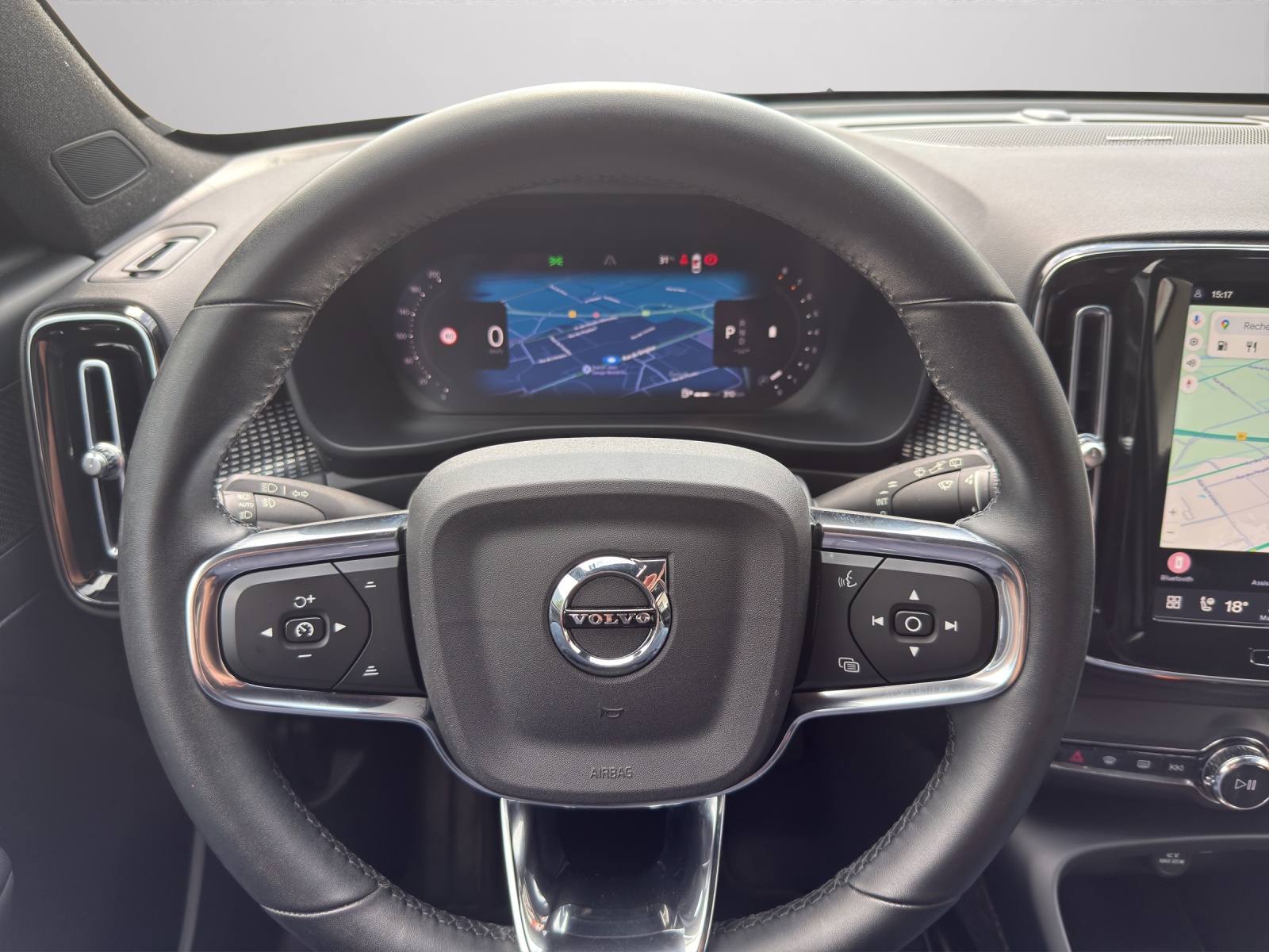 VOLVO XC40 2.0 B4 MH Ultimate Dark AWD-image-8