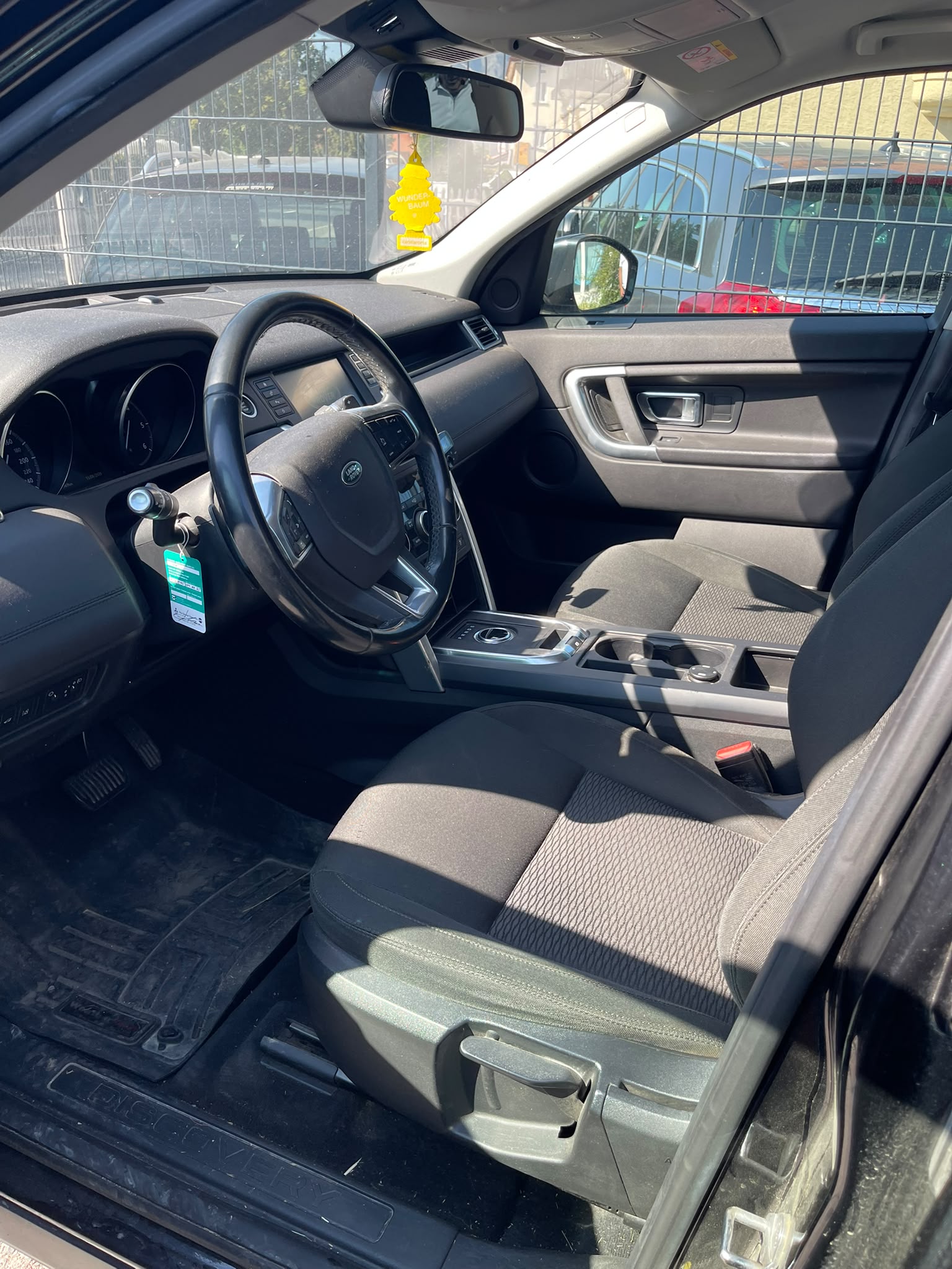 LAND ROVER Discovery Sport 2.0 TD4 HSE-image-8