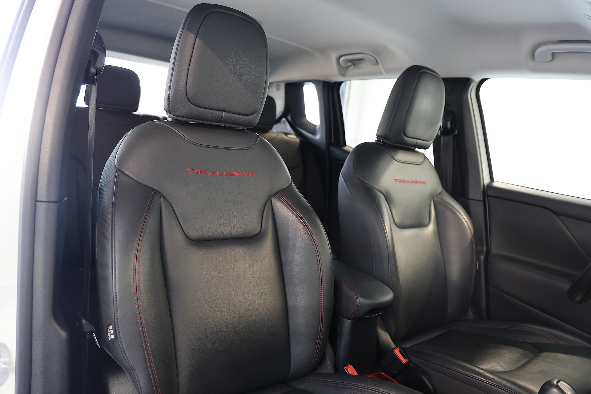 JEEP Renegade 2.0 CRD 170 Trailhawk AWD-image-11