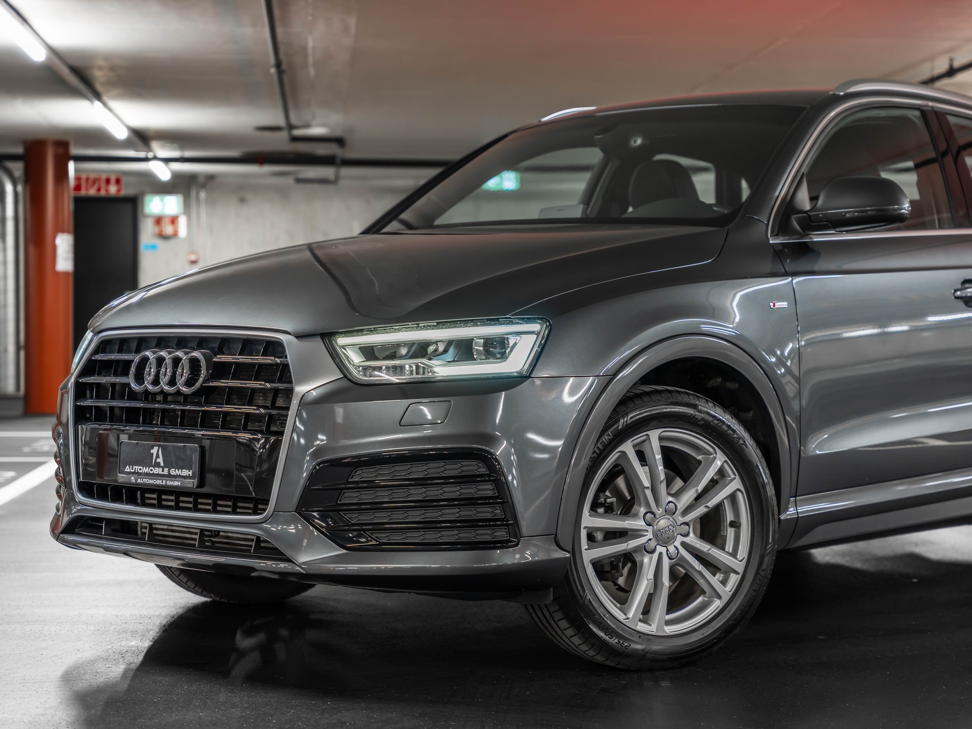 AUDI Q3 2.0 TFSI S-Line Quattro S-Tronic-image-1