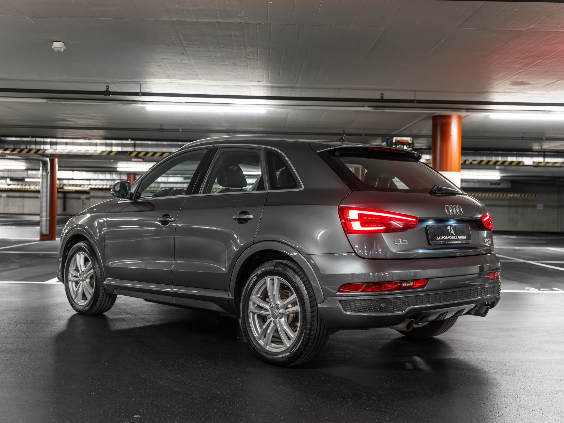 AUDI Q3 2.0 TFSI S-Line Quattro S-Tronic-image-6