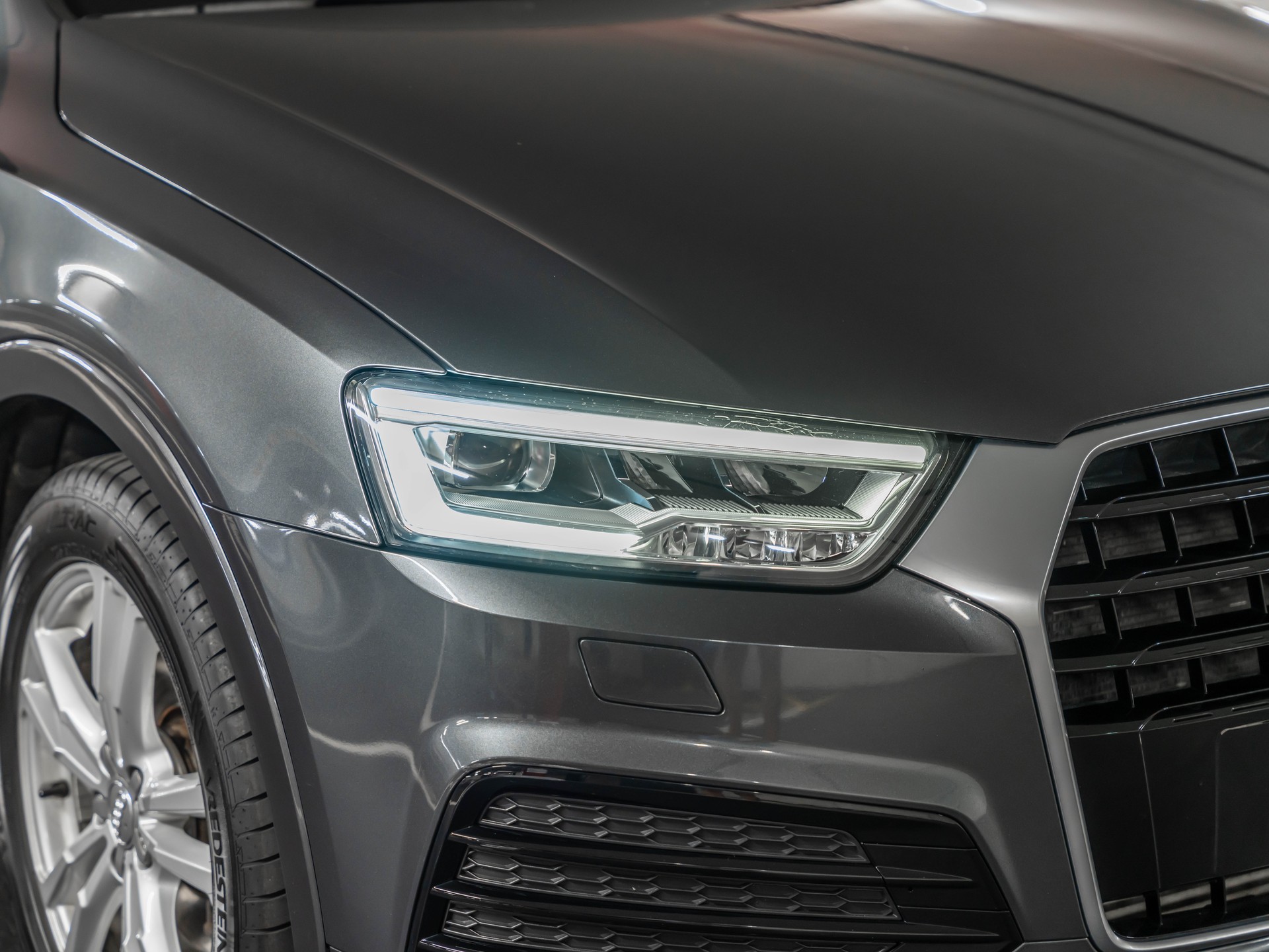 AUDI Q3 2.0 TFSI S-Line Quattro S-Tronic-image-14