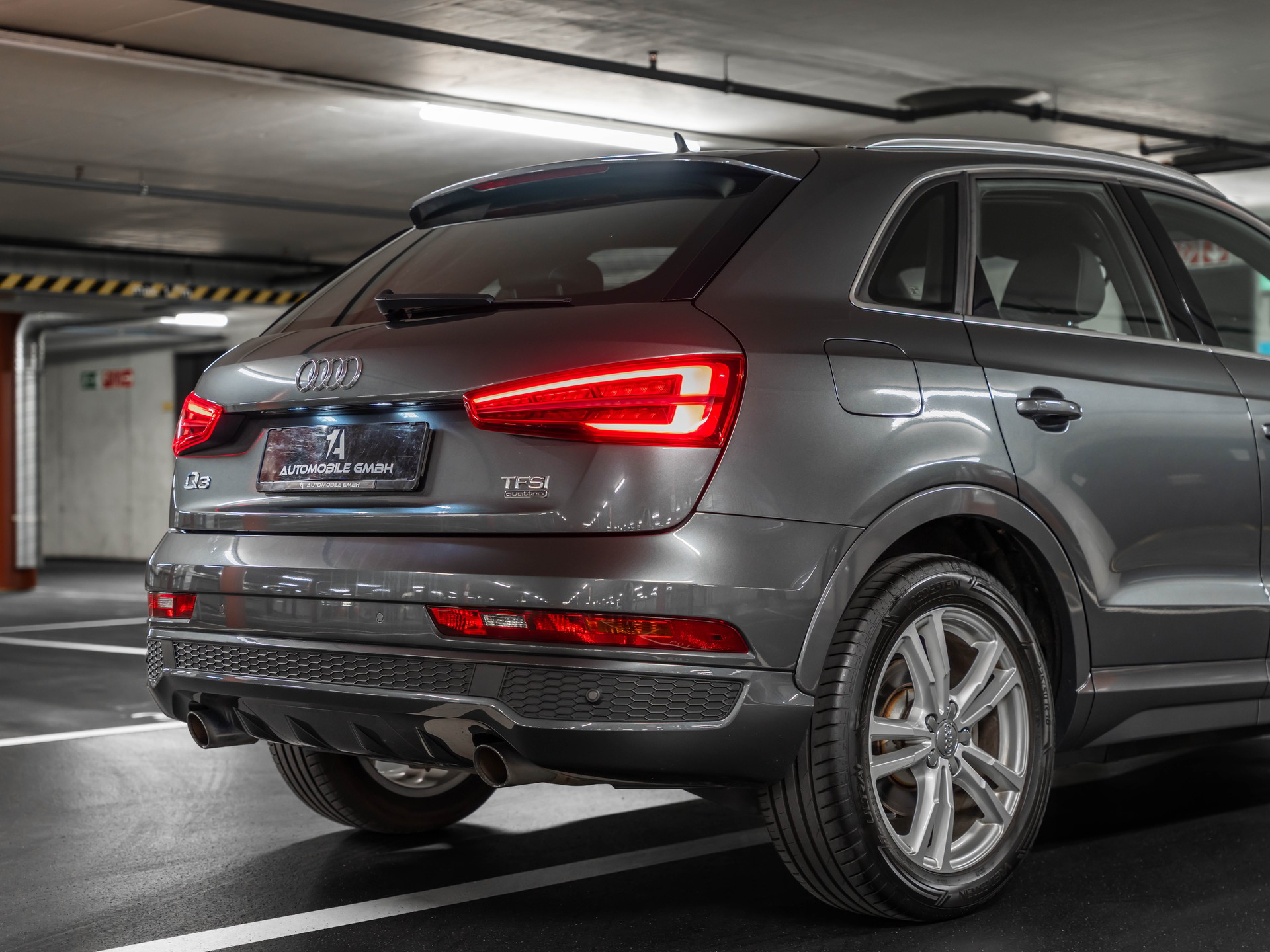 AUDI Q3 2.0 TFSI S-Line Quattro S-Tronic-image-10
