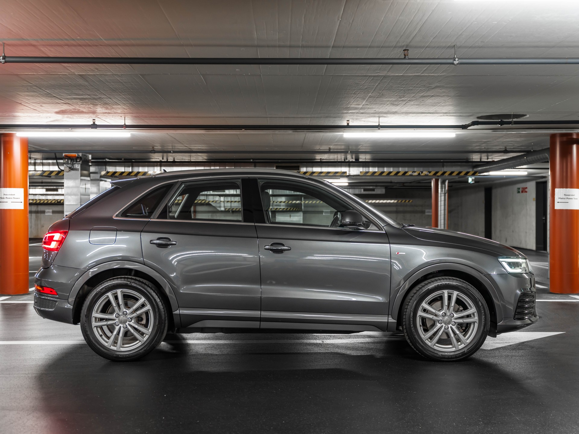 AUDI Q3 2.0 TFSI S-Line Quattro S-Tronic-image-12