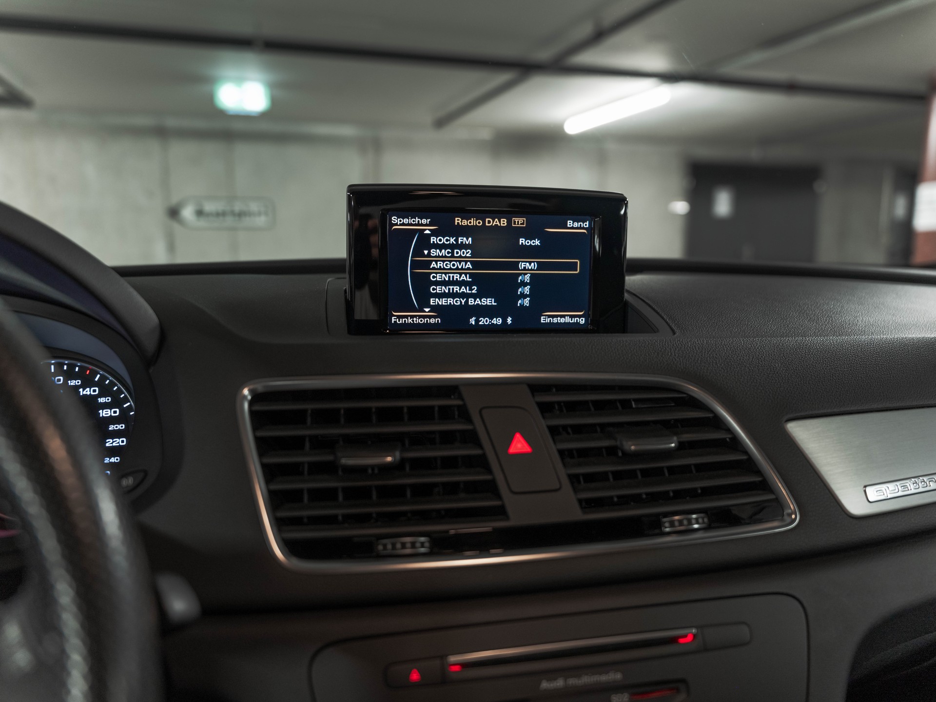 AUDI Q3 2.0 TFSI S-Line Quattro S-Tronic-image-22