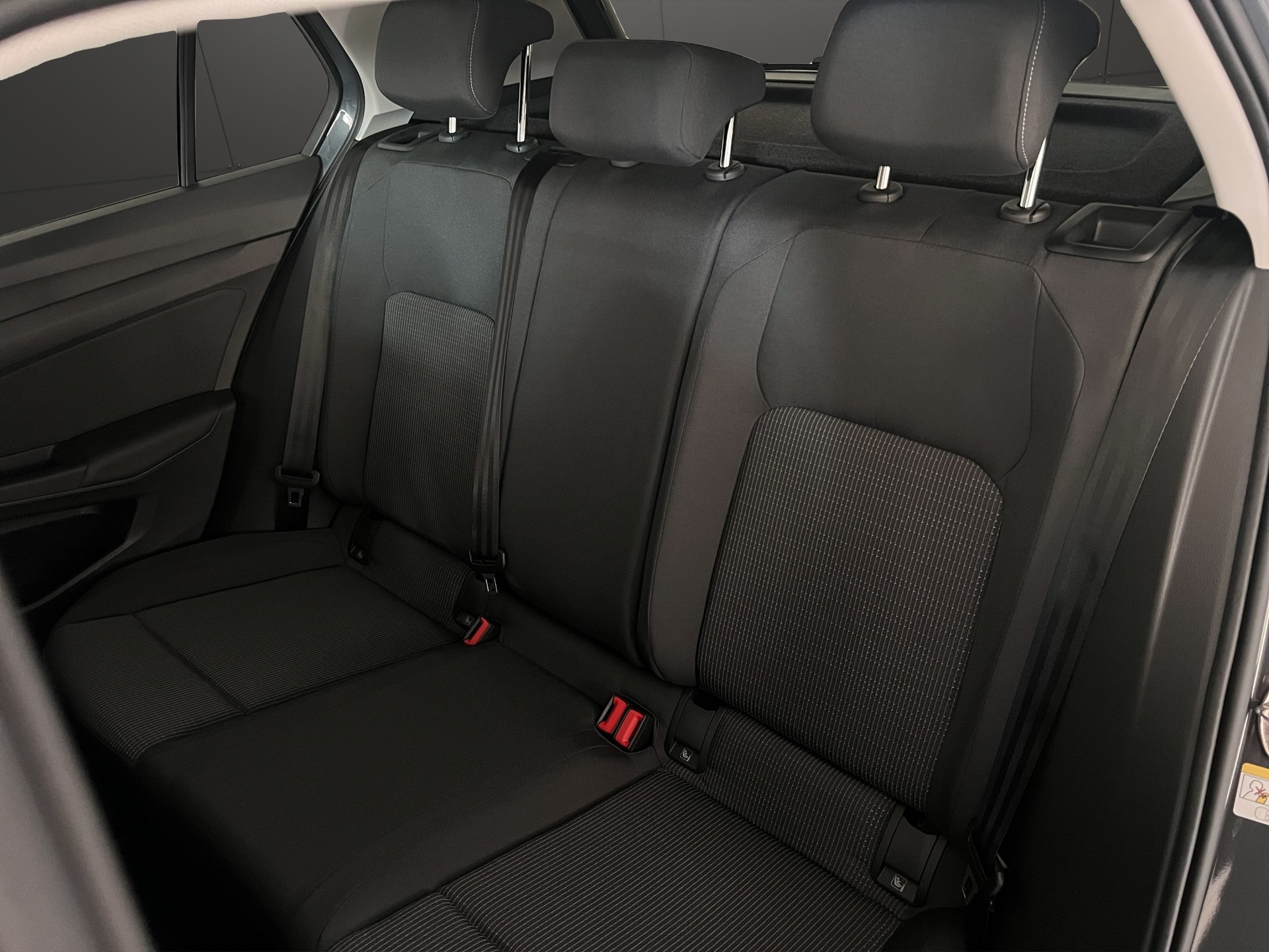 VW Golf 1.5 e TSI mHEV Basis DSG-image-9