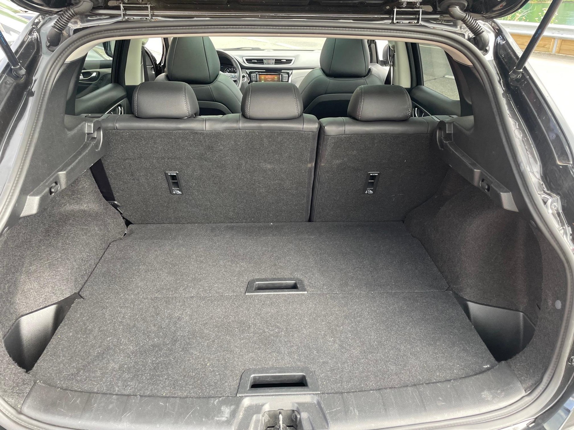 NISSAN Qashqai 1.3 DIG-T 160 Tekna-image-14