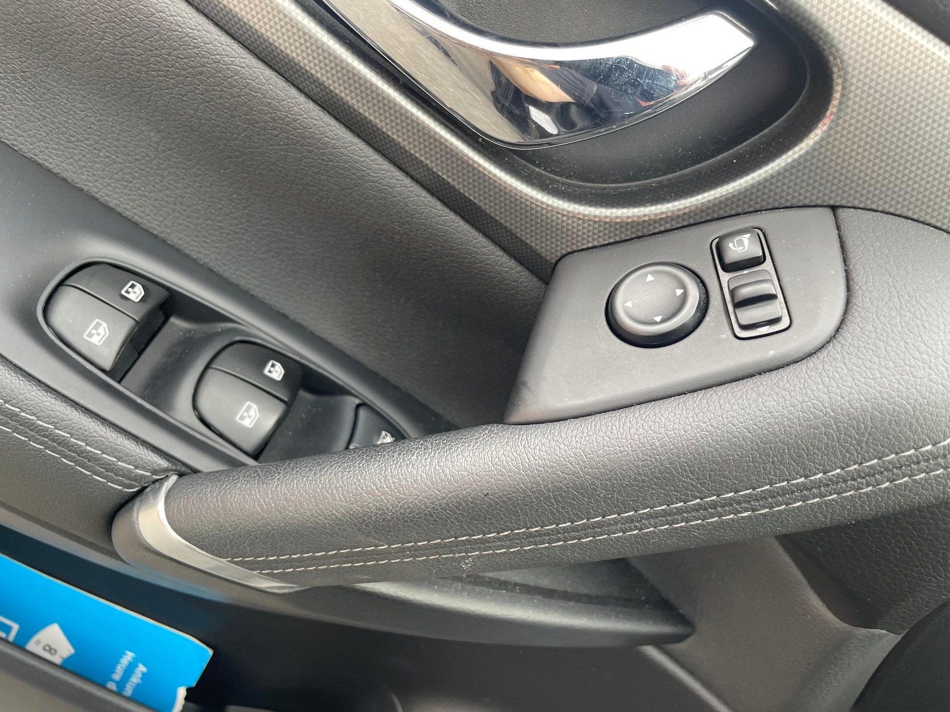 NISSAN Qashqai 1.3 DIG-T 160 Tekna-image-9