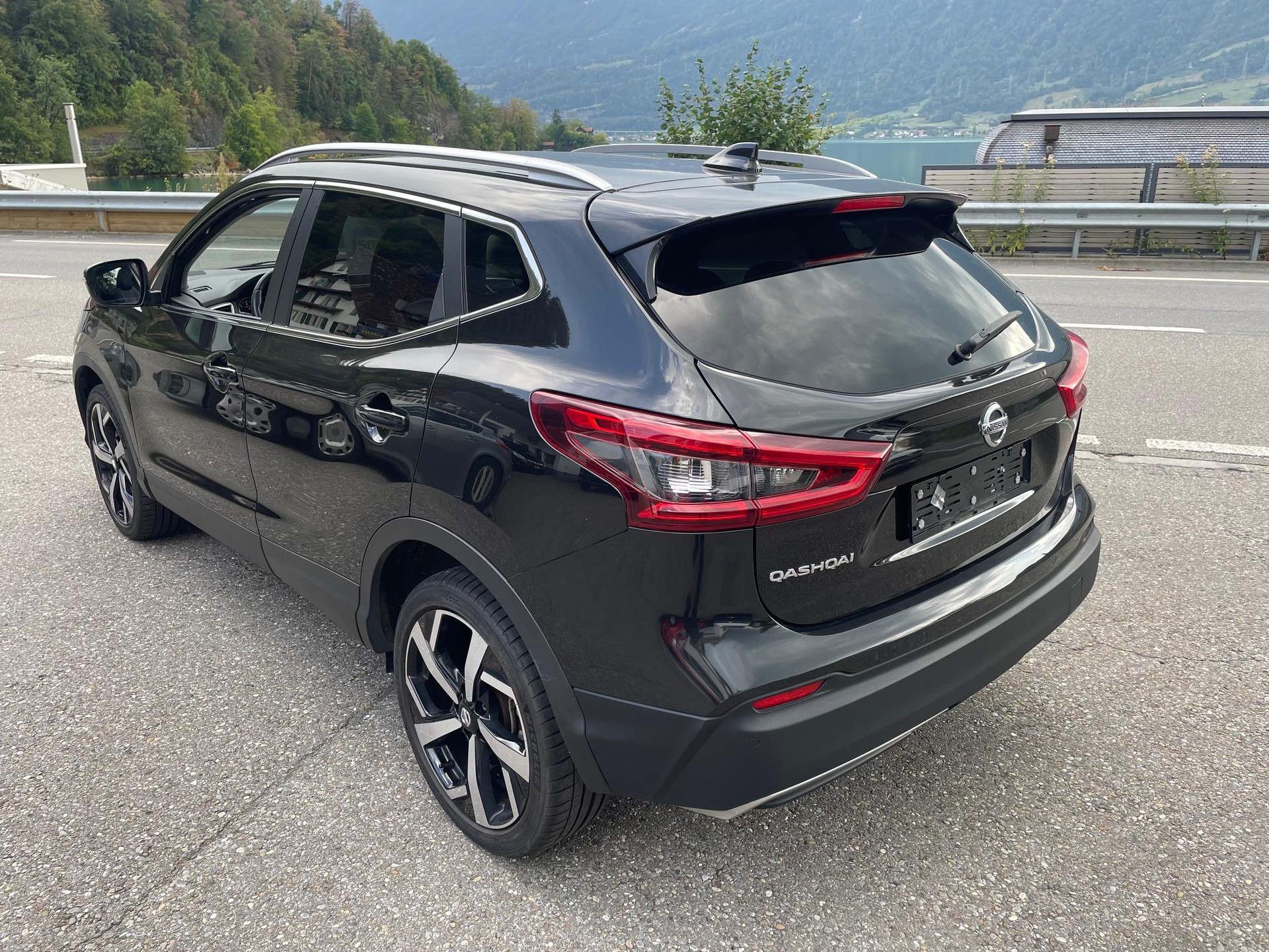 NISSAN Qashqai 1.3 DIG-T 160 Tekna-image-3