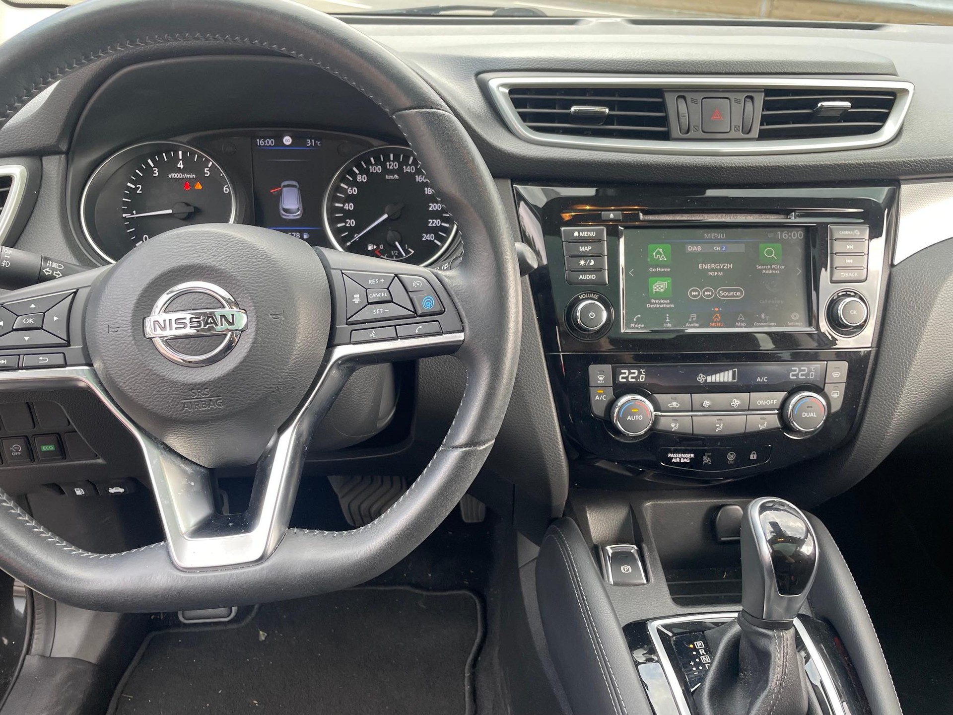 NISSAN Qashqai 1.3 DIG-T 160 Tekna-image-5