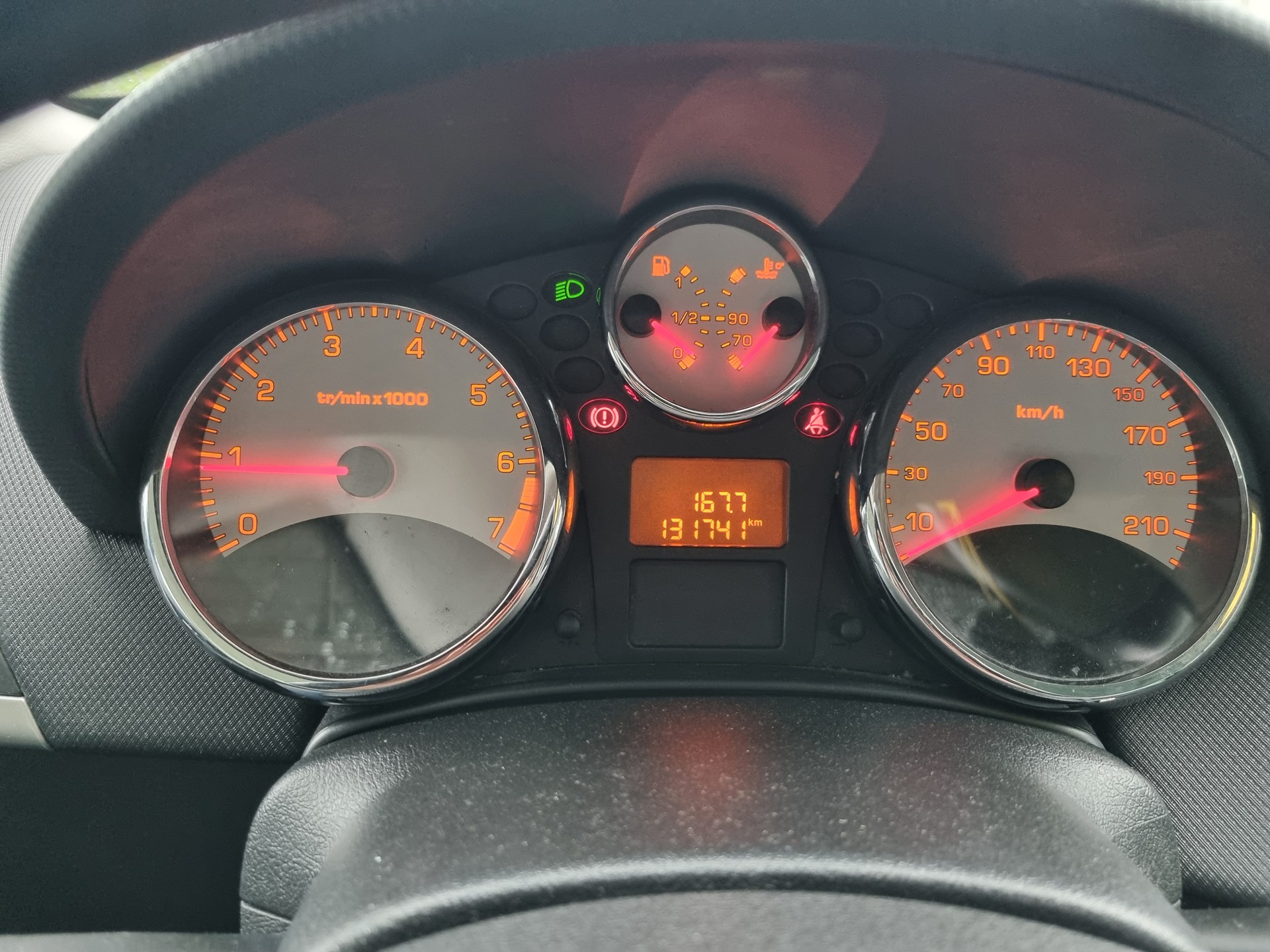 PEUGEOT 207 SW 1.6 16V Swiss Edition-image-9