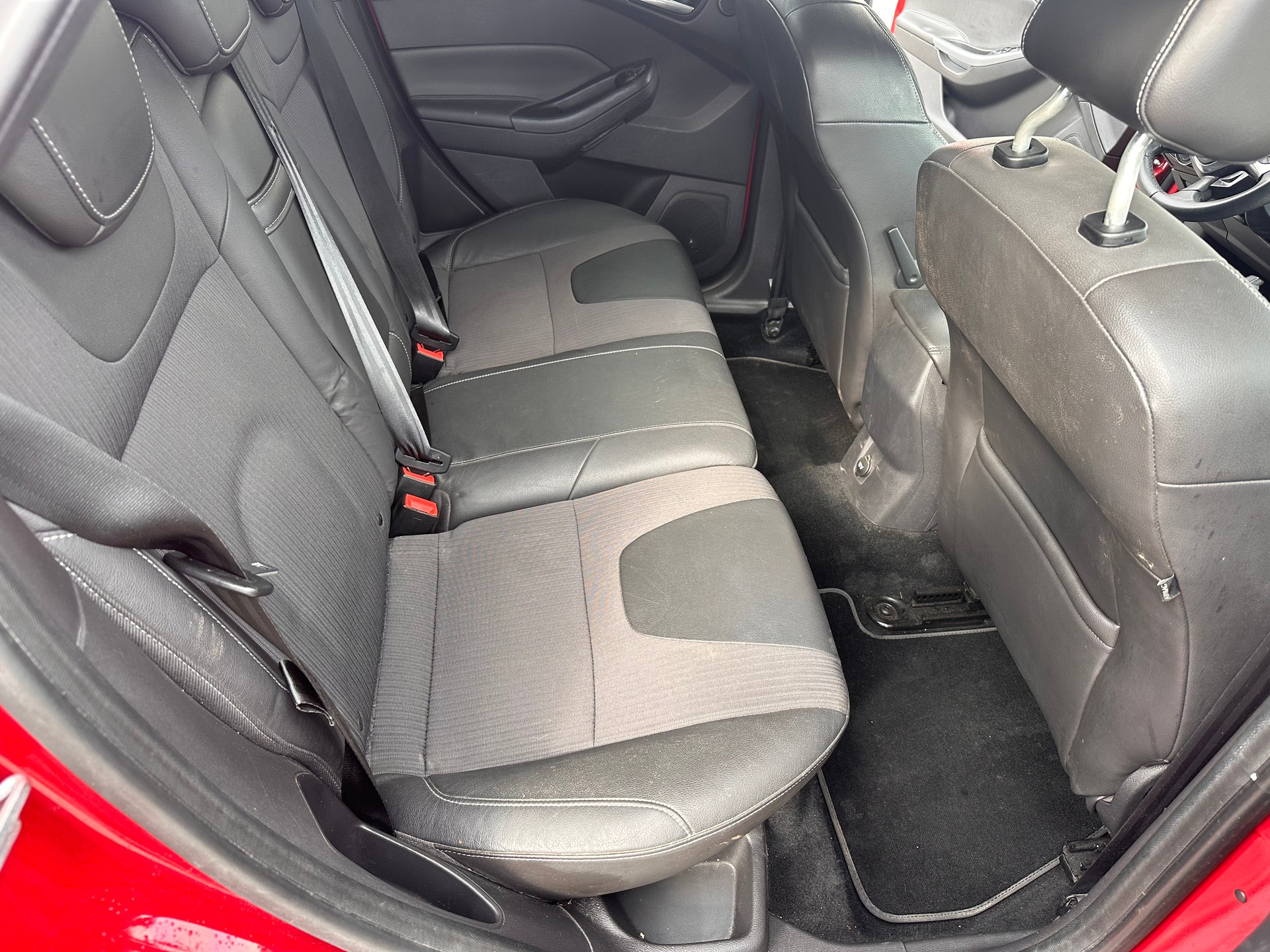 FORD Focus 1.6 SCTi Titanium-image-11