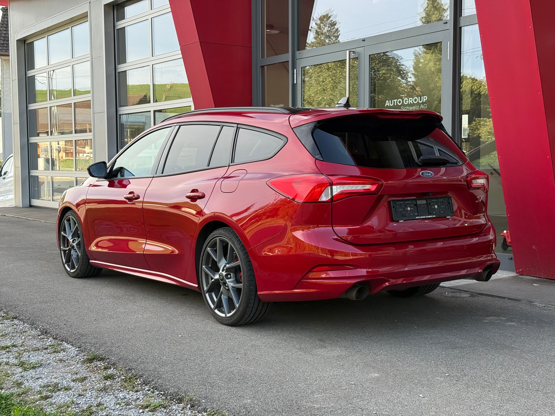 FORD Focus ST 2.3 Styling Paket Automat LEASING AB 436.38 CHF / MONAT-showroom-element-2