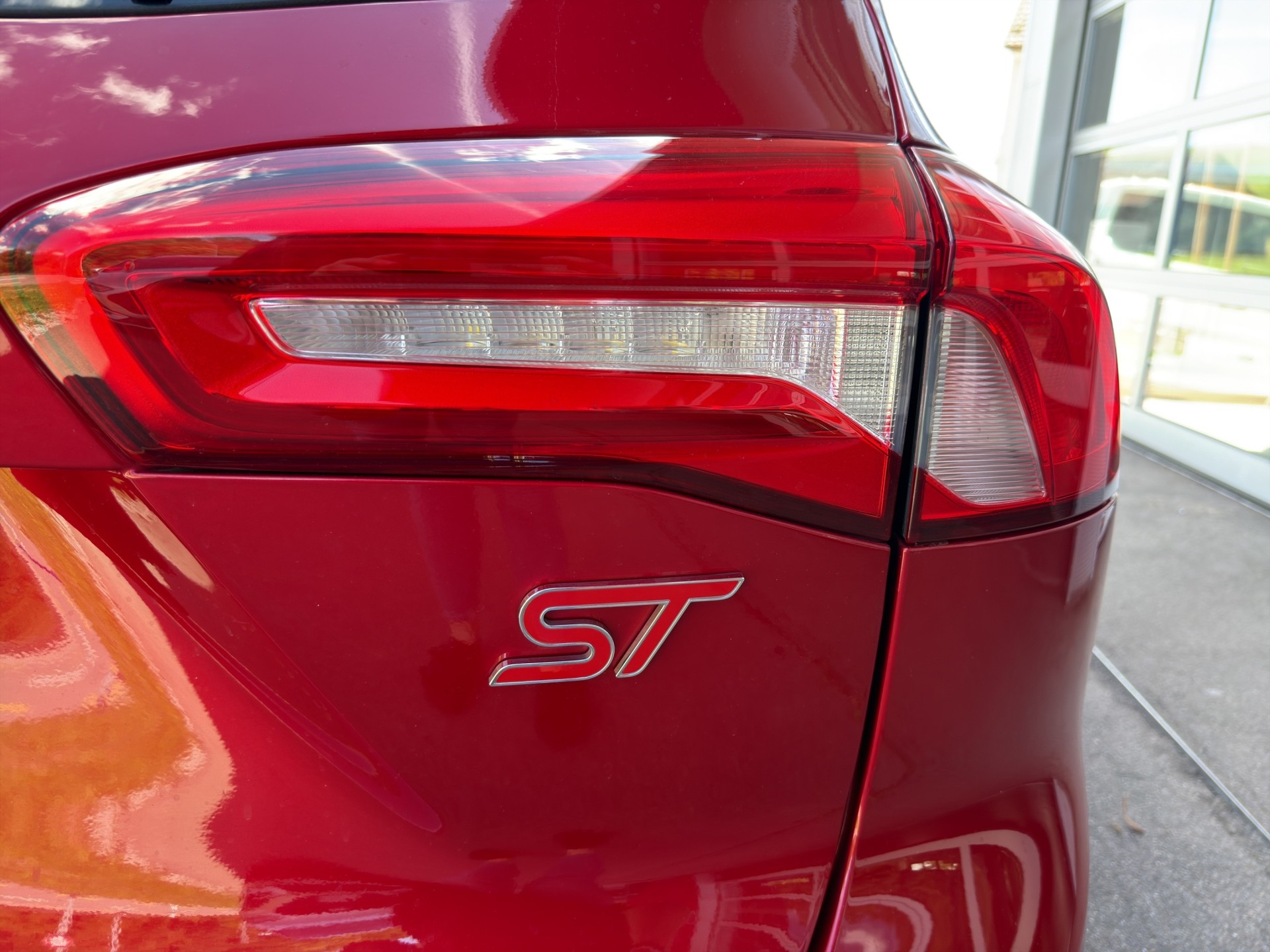 FORD Focus ST 2.3 Styling Paket Automat-image-19