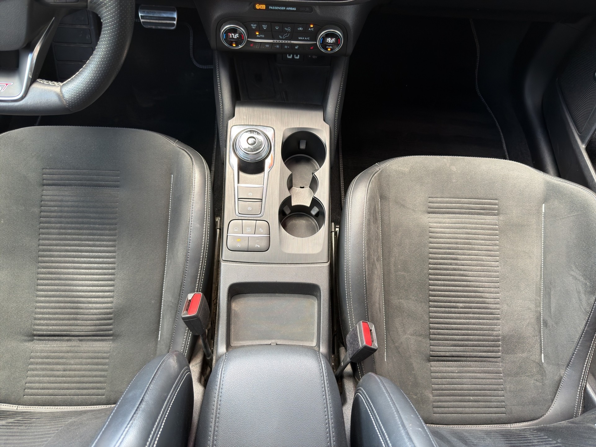 FORD Focus ST 2.3 Styling Paket Automat-image-10