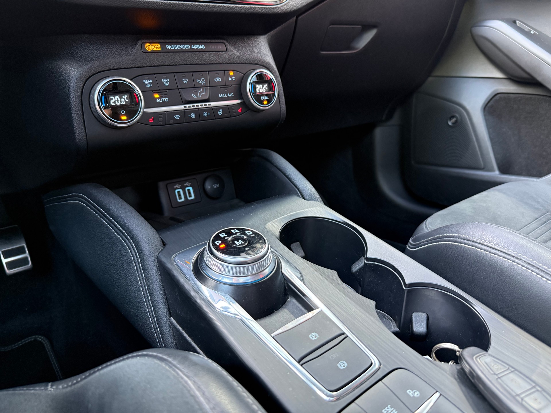 FORD Focus ST 2.3 Styling Paket Automat LEASING AB 436.38 CHF / MONAT-image-11