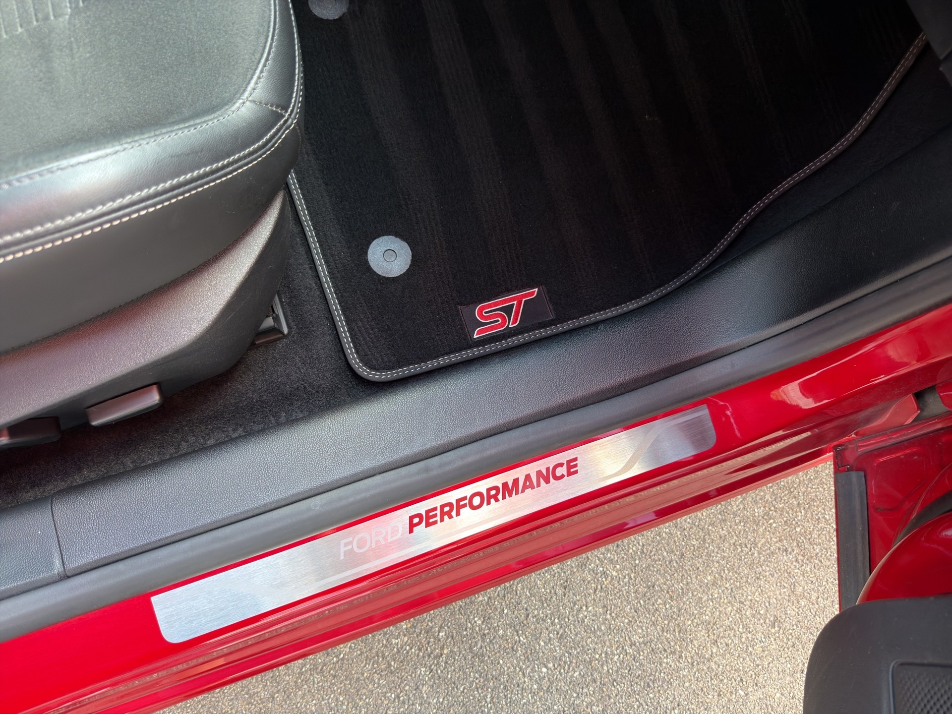 FORD Focus ST 2.3 Styling Paket Automat-image-20
