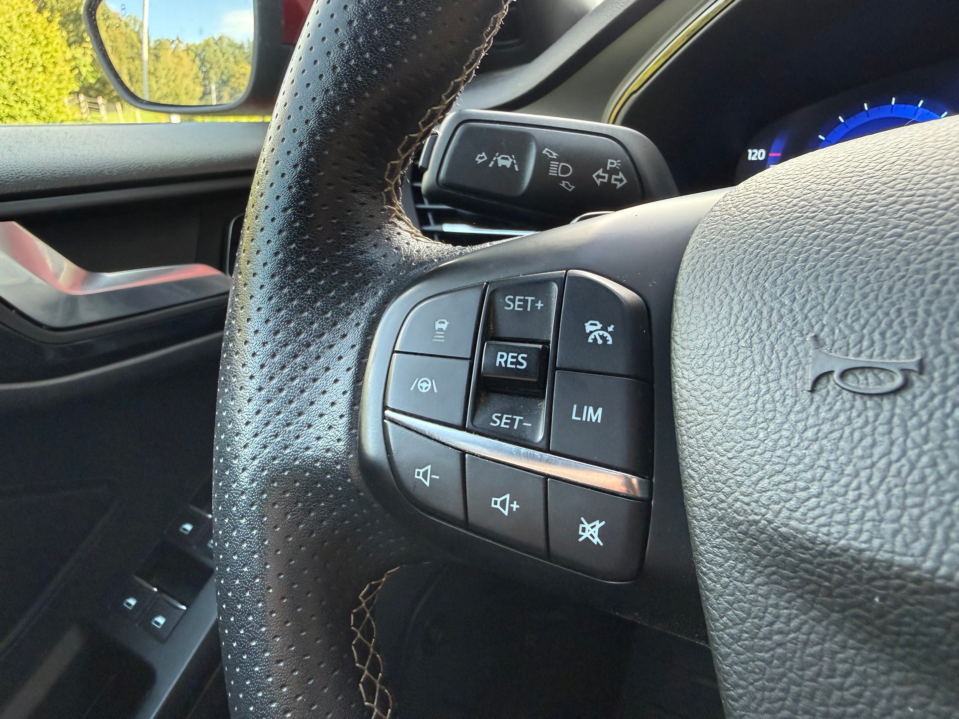 FORD Focus ST 2.3 Styling Paket Automat LEASING AB 436.38 CHF / MONAT-image-12