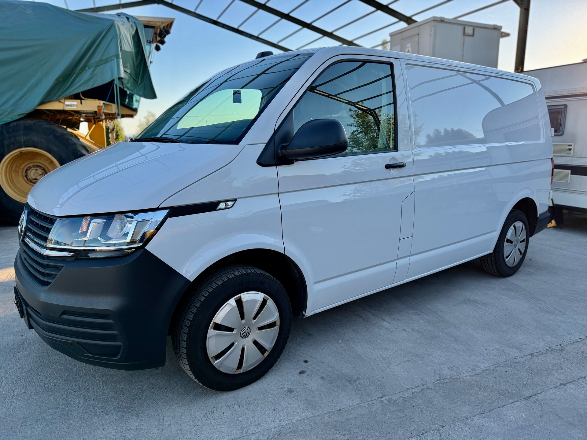 VW T6.1 2.0 TDI-image-0