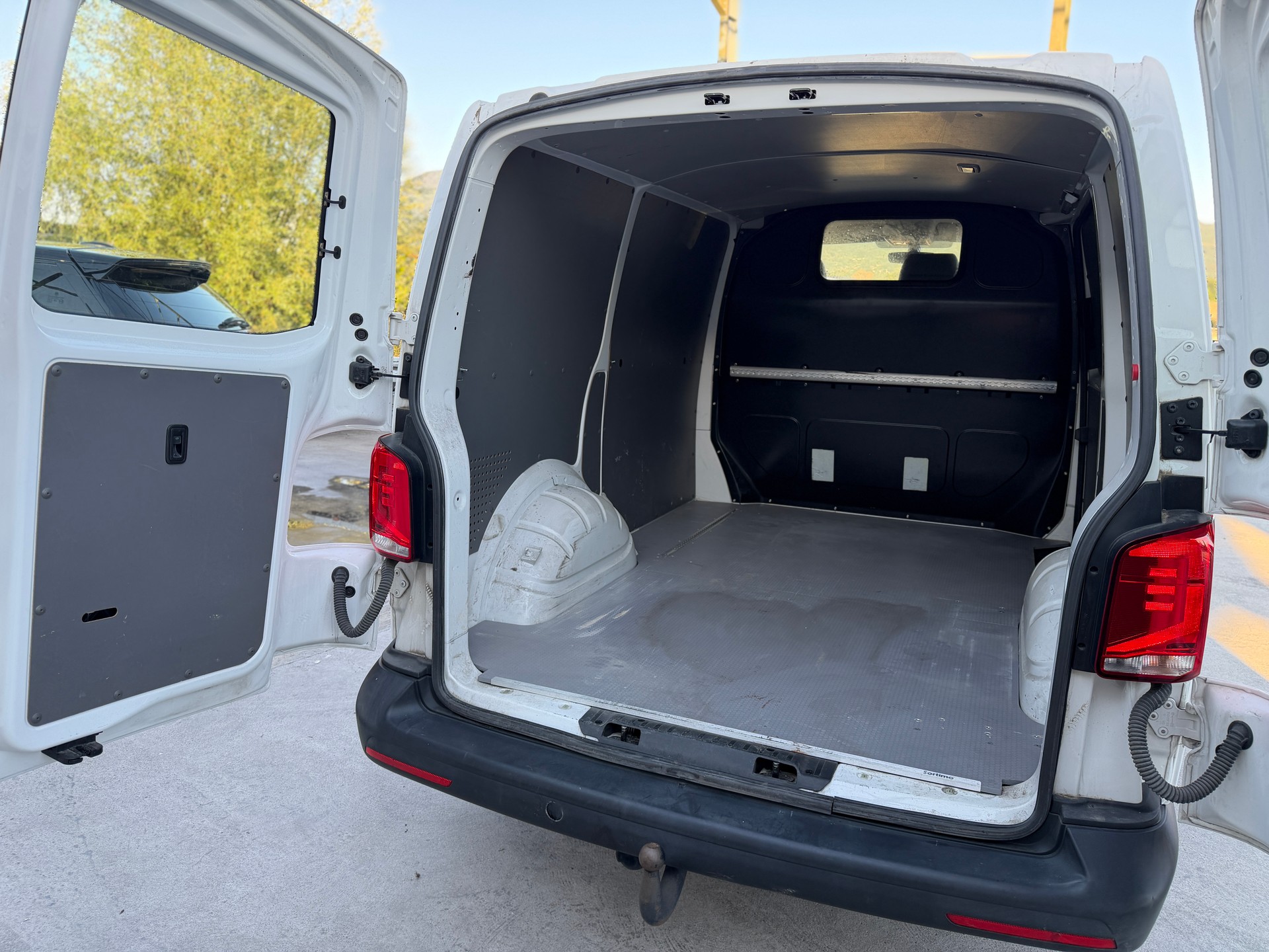 VW T6.1 2.0 TDI-image-5