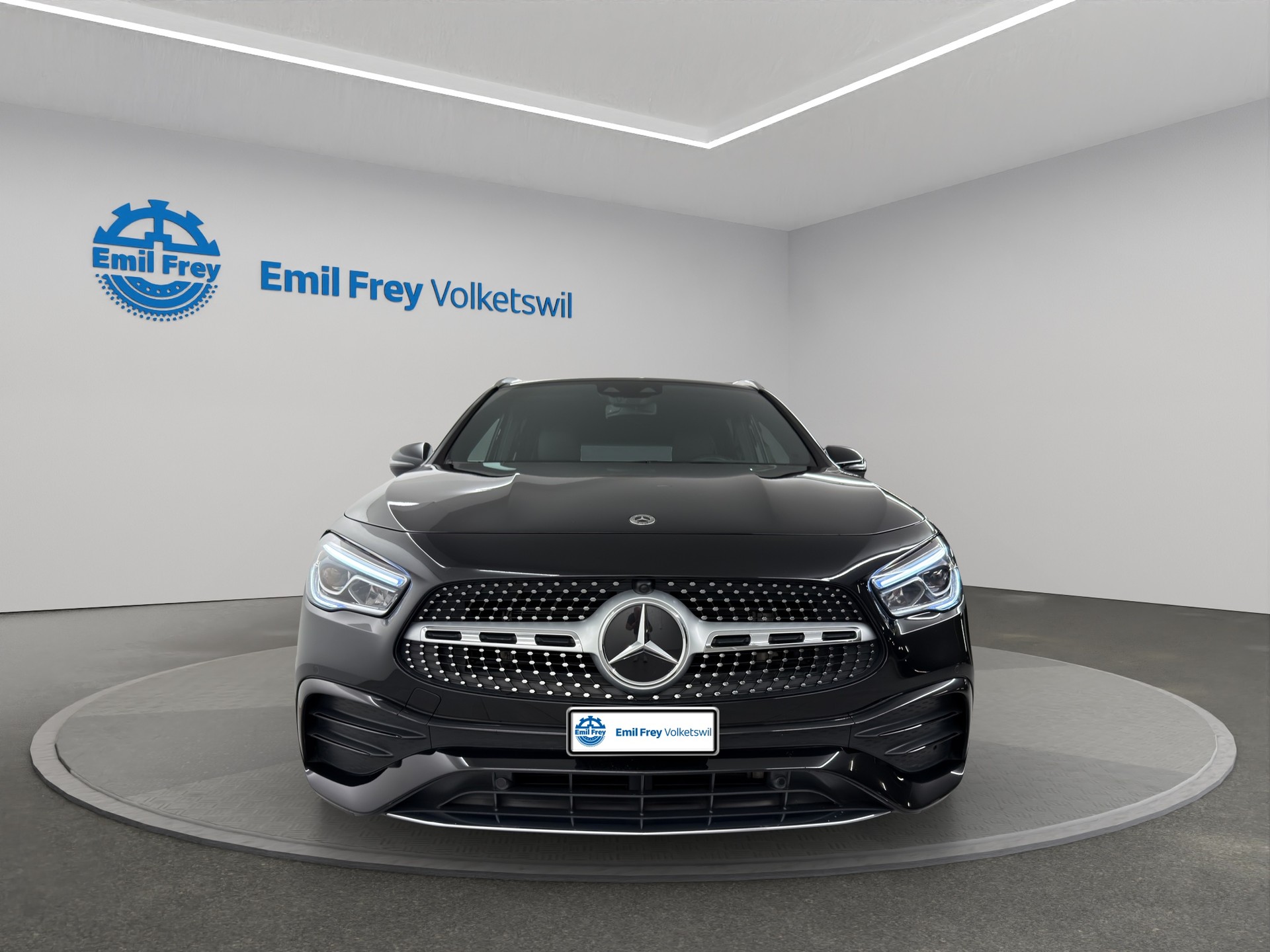 MERCEDES-BENZ GLA 250 AMG Line 4matic-image-4