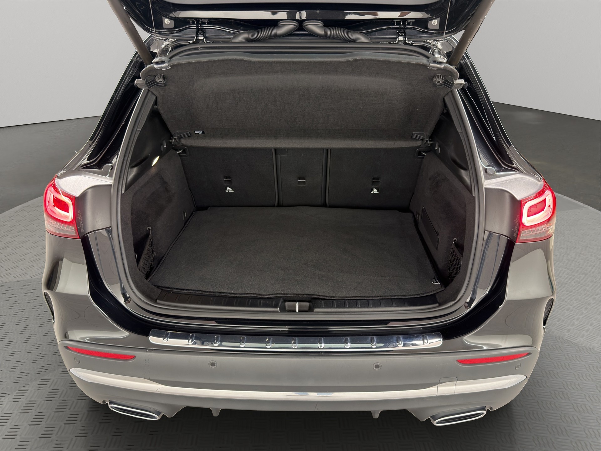 MERCEDES-BENZ GLA 250 AMG Line 4matic-image-6