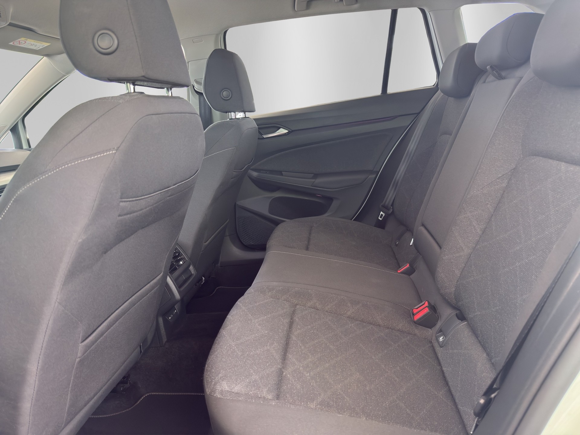 VW Golf Variant 2.0 TDI Life DSG-image-13