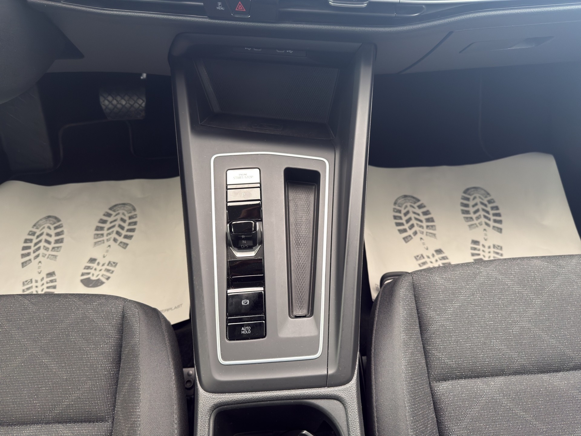 VW Golf Variant 2.0 TDI Life DSG-image-10
