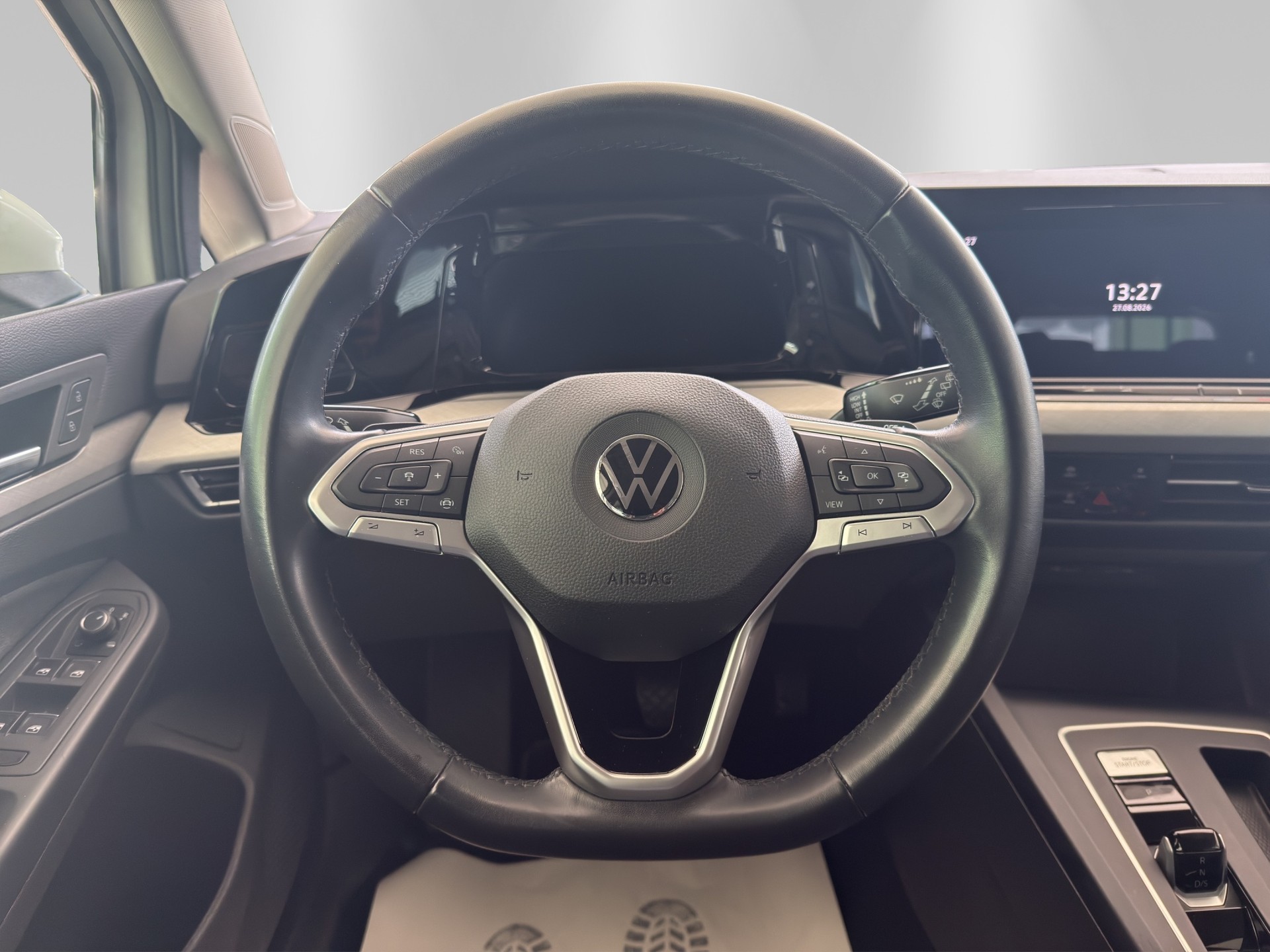 VW Golf Variant 2.0 TDI Life DSG-image-9
