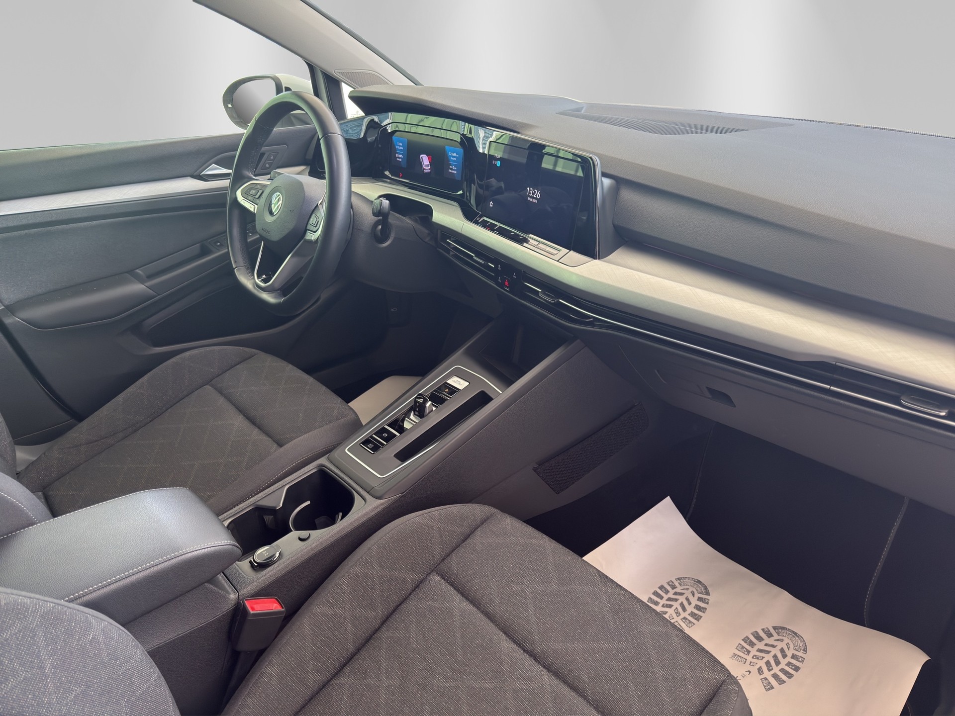 VW Golf Variant 2.0 TDI Life DSG-image-12