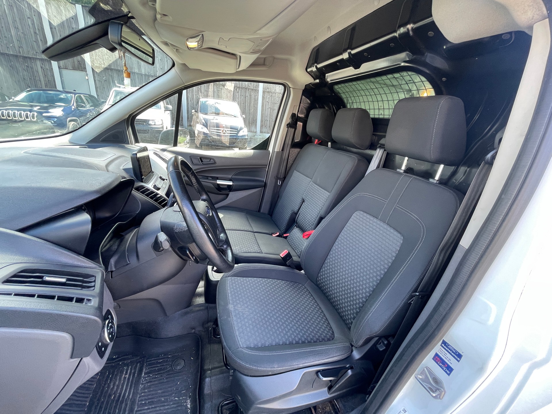 FORD Transit Connect Van T210 1.5 Eco Blue Ambiente A-image-10