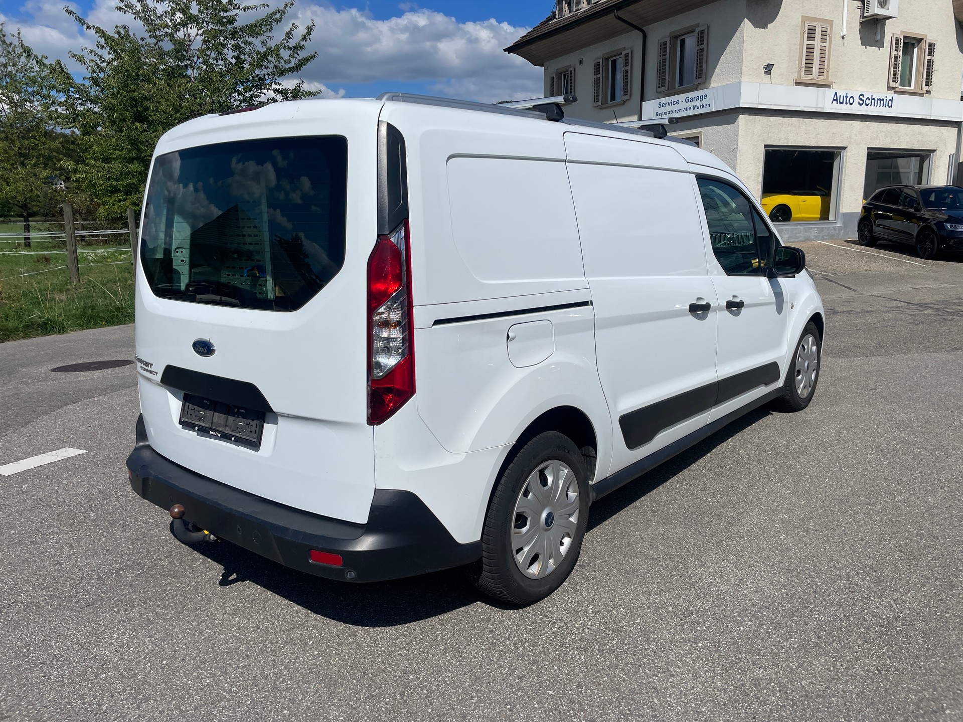 FORD Transit Connect Van T210 1.5 Eco Blue Ambiente A-image-3