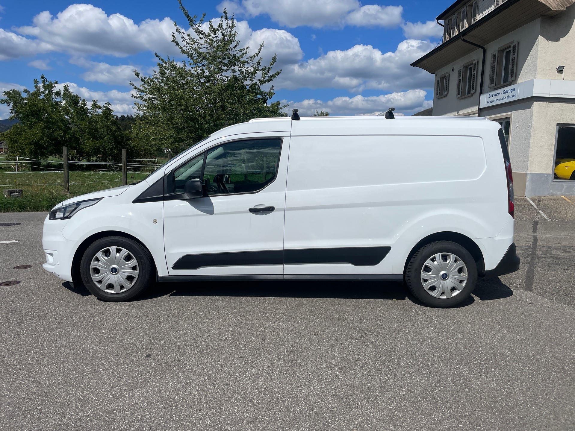 FORD Transit Connect Van T210 1.5 Eco Blue Ambiente A-image-1