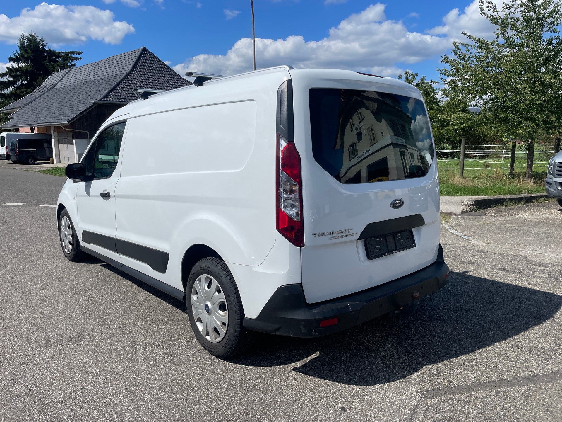 FORD Transit Connect Van T210 1.5 Eco Blue Ambiente A-image-2