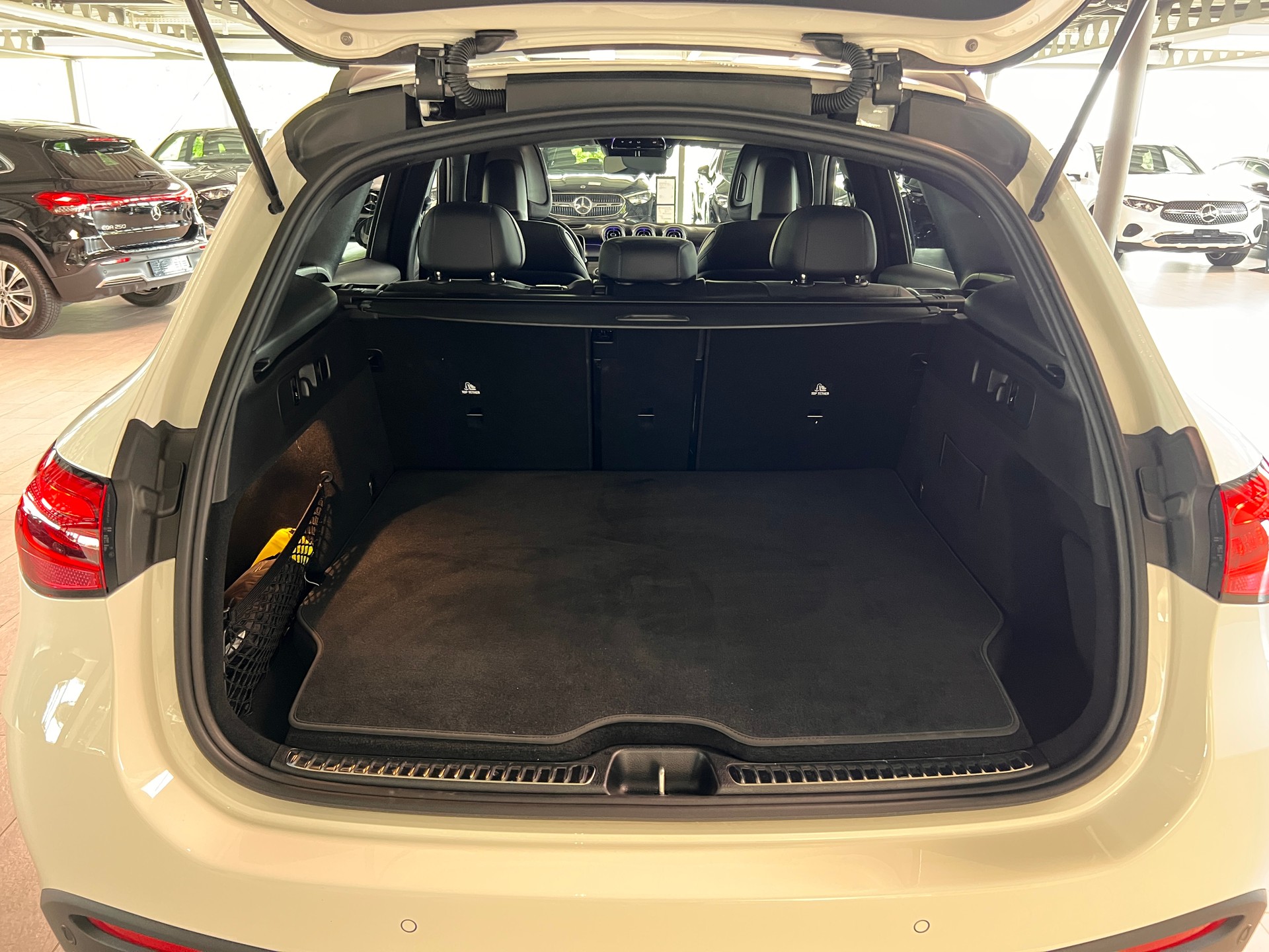 MERCEDES-BENZ GLC 300 de 4Matic EQ Star 9G-Tronic-image-5