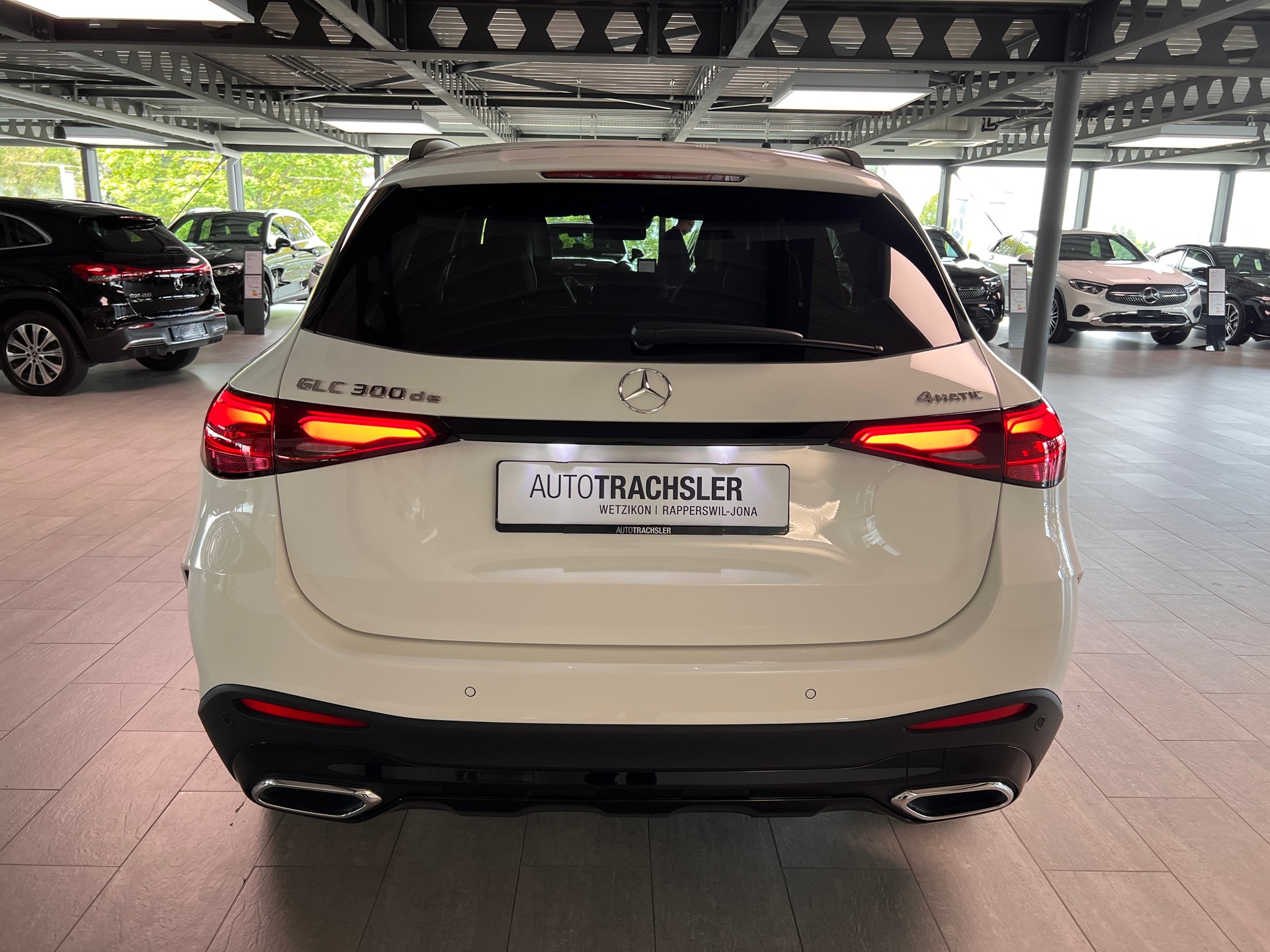 MERCEDES-BENZ GLC 300 de 4Matic EQ Star 9G-Tronic-image-3