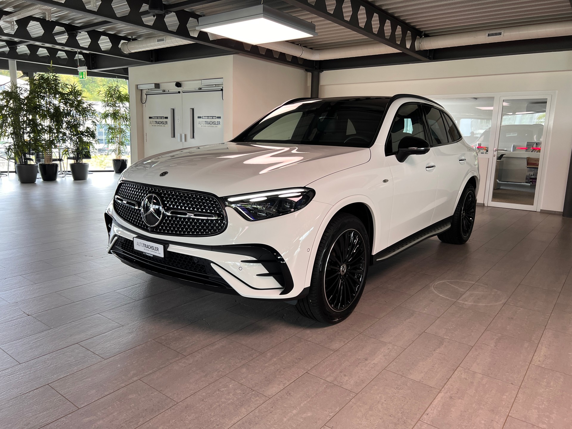 MERCEDES-BENZ GLC 300 de 4Matic EQ Star 9G-Tronic-image-2