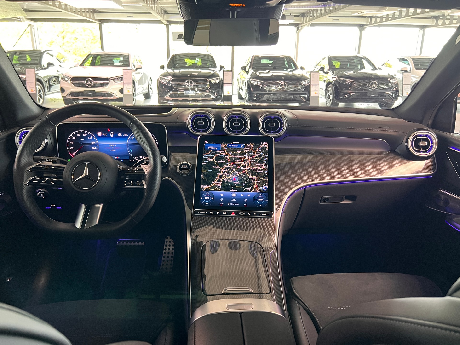 MERCEDES-BENZ GLC 300 de 4Matic EQ Star 9G-Tronic-image-11