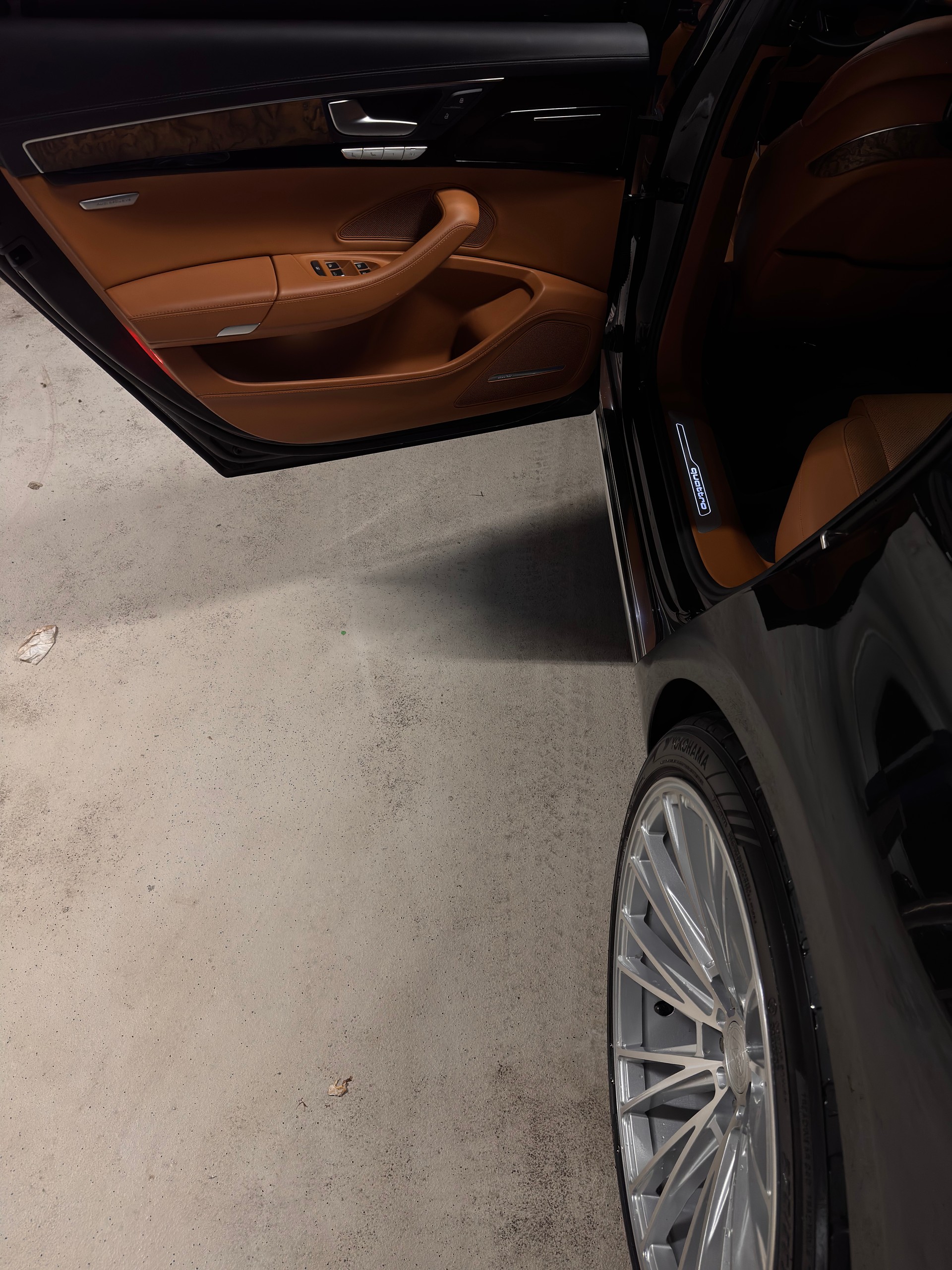 AUDI A8 L 4.0 V8 TFSI quat.T-Tronic LWB-image-2