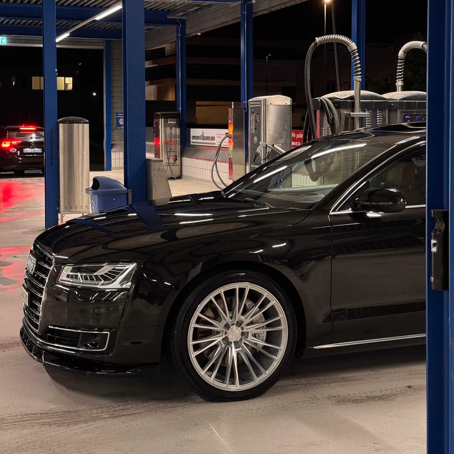 AUDI A8 L 4.0 V8 TFSI quat.T-Tronic LWB-image-0