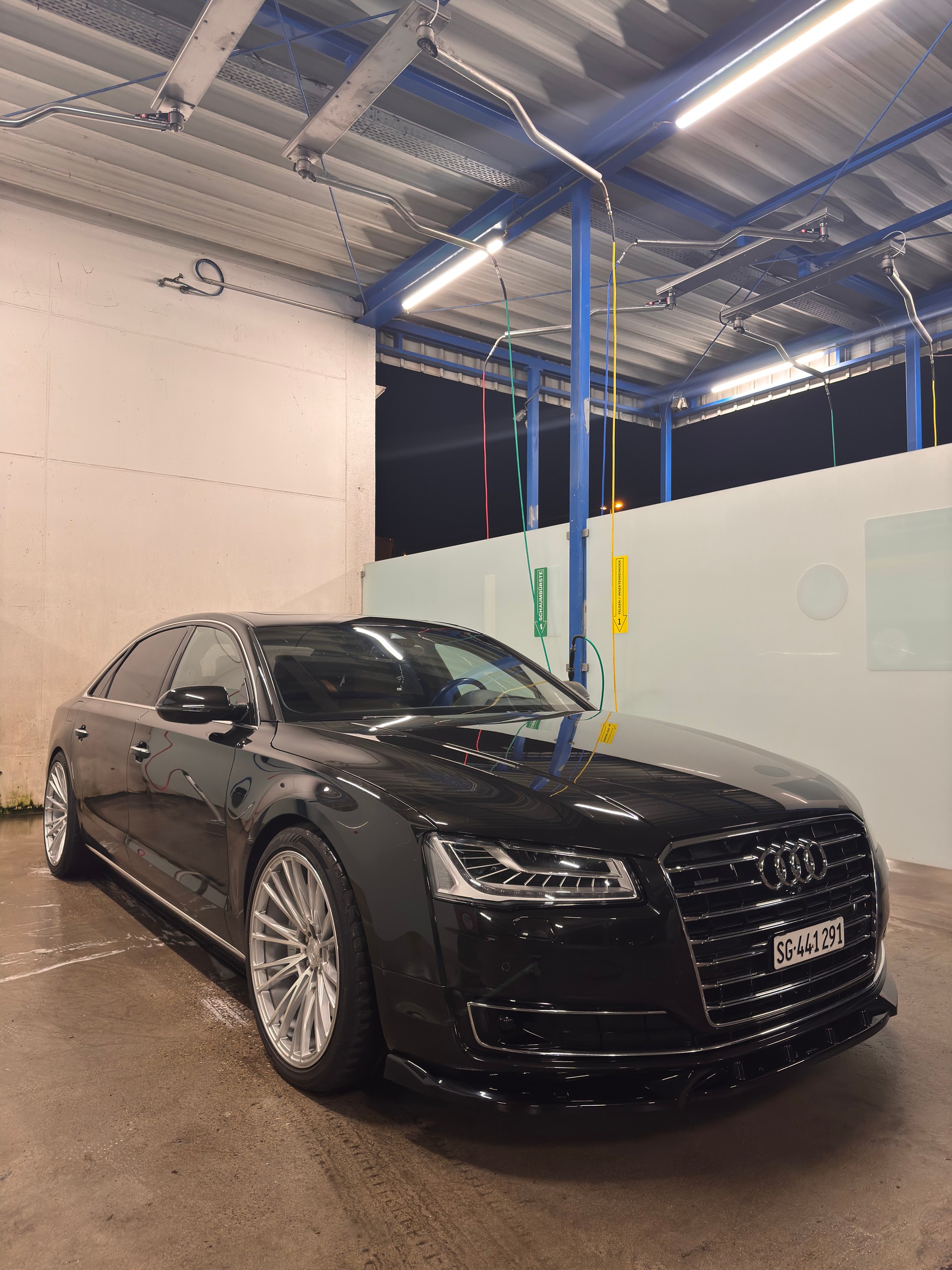 AUDI A8 L 4.0 V8 TFSI quat.T-Tronic LWB-image-5