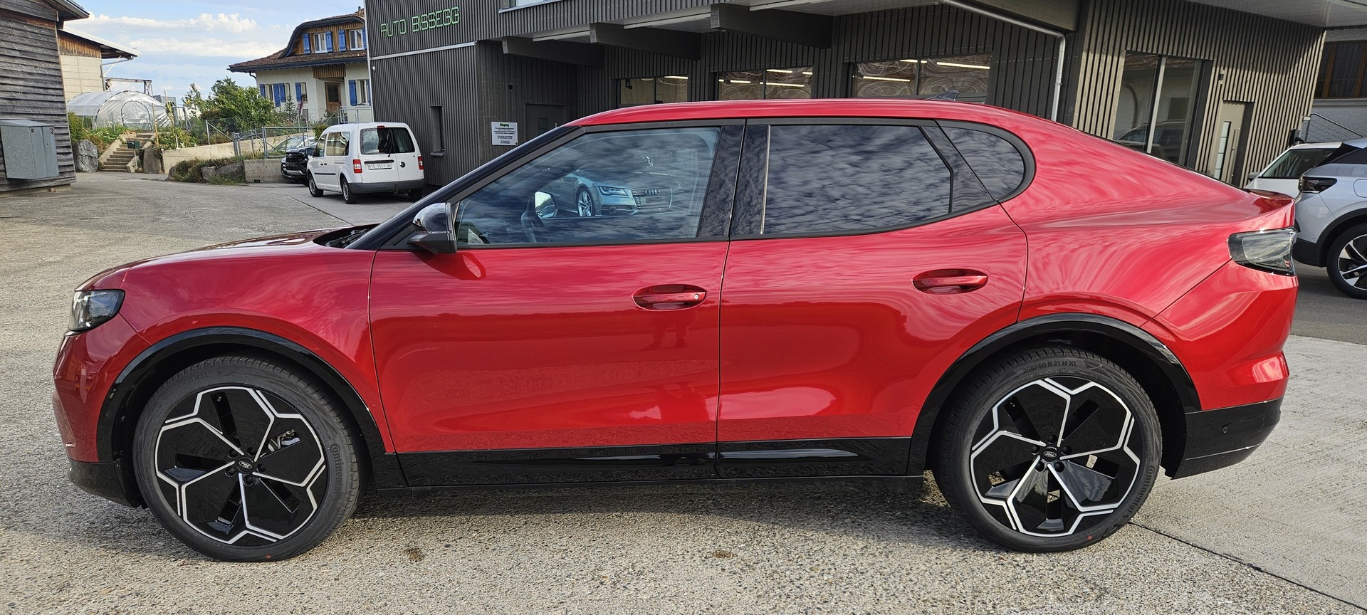 FORD Capri Elektro 77kWh Dual Extended Range Premium AWD-showroom-element-3