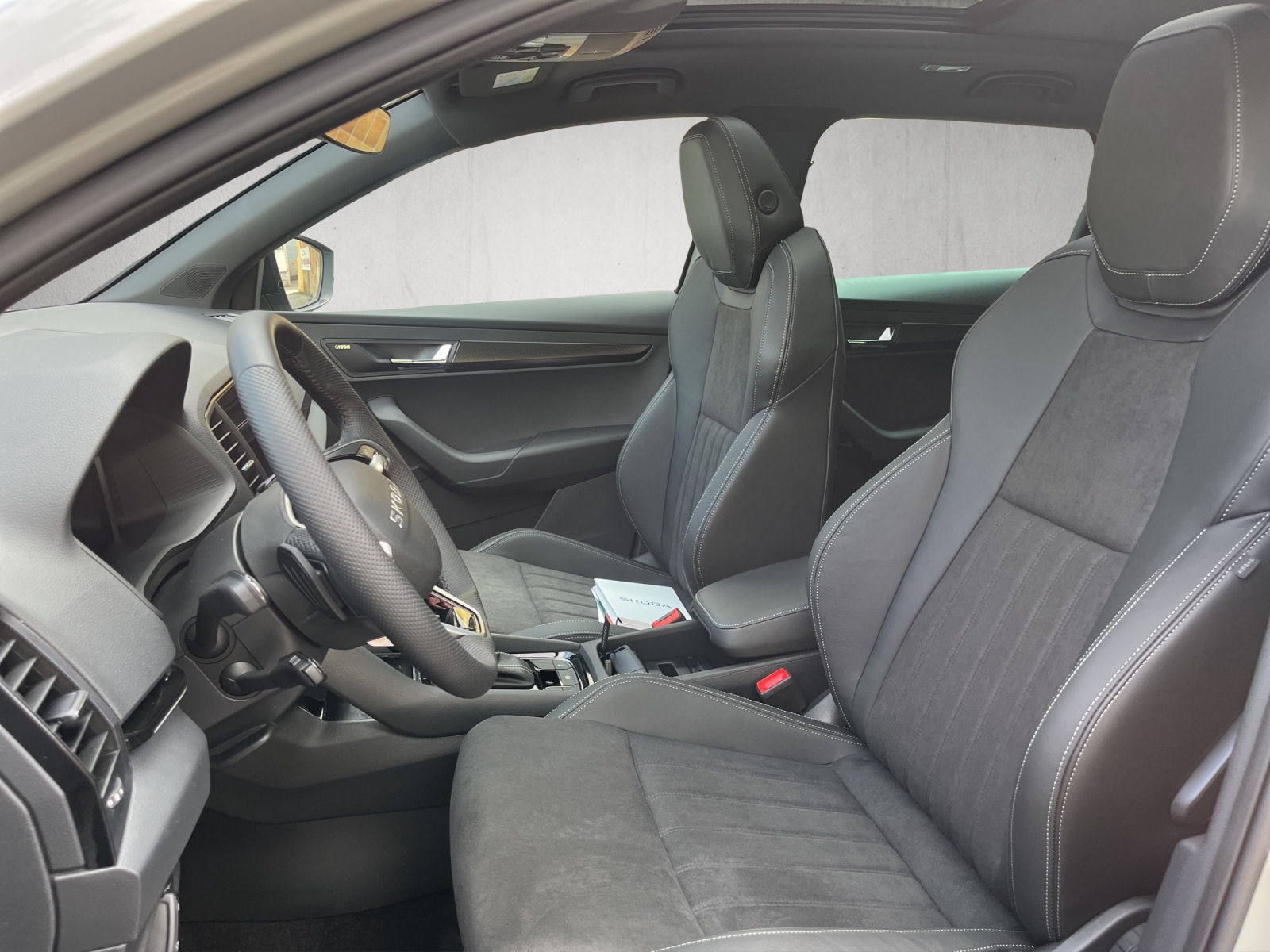 SKODA Karoq 2.0 TDI CR Sport Line 4x4 DSG-image-6