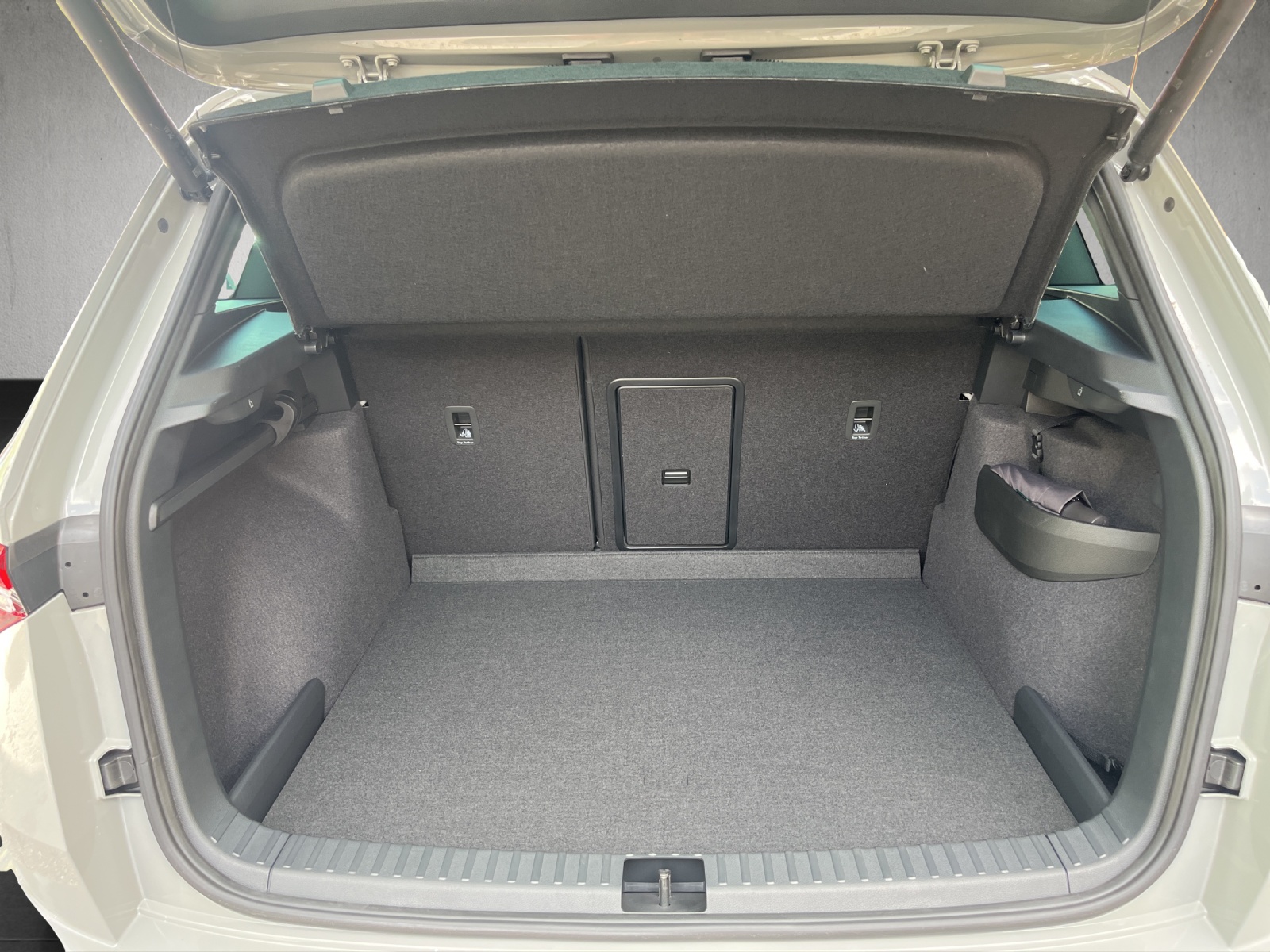 SKODA Karoq 2.0 TDI CR Sport Line 4x4 DSG-image-8