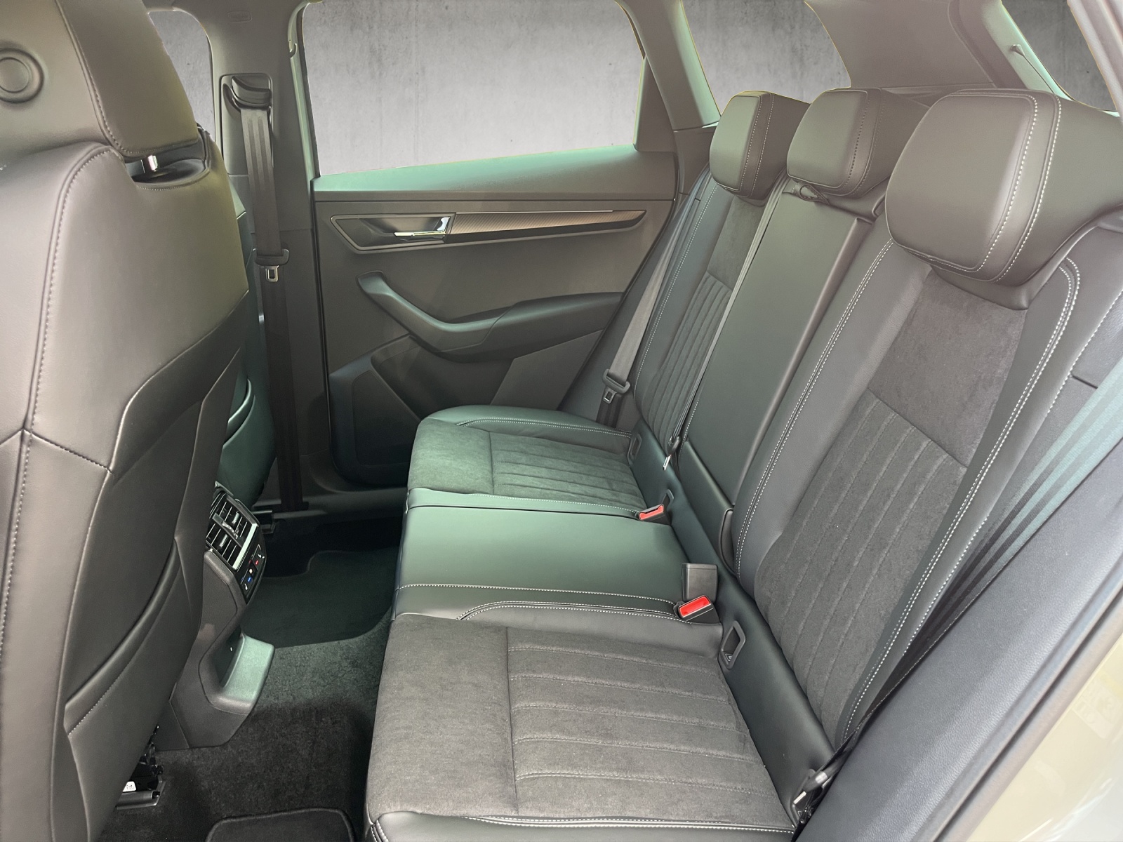 SKODA Karoq 2.0 TDI CR Sport Line 4x4 DSG-image-7