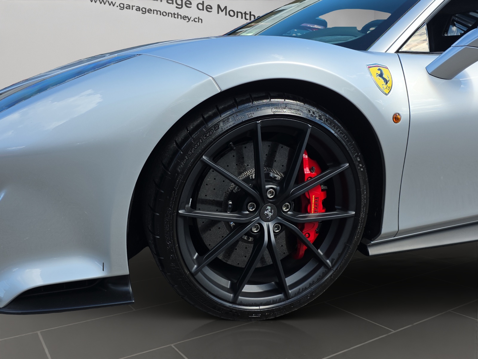 FERRARI 488 Pista 3.9 V8-image-6